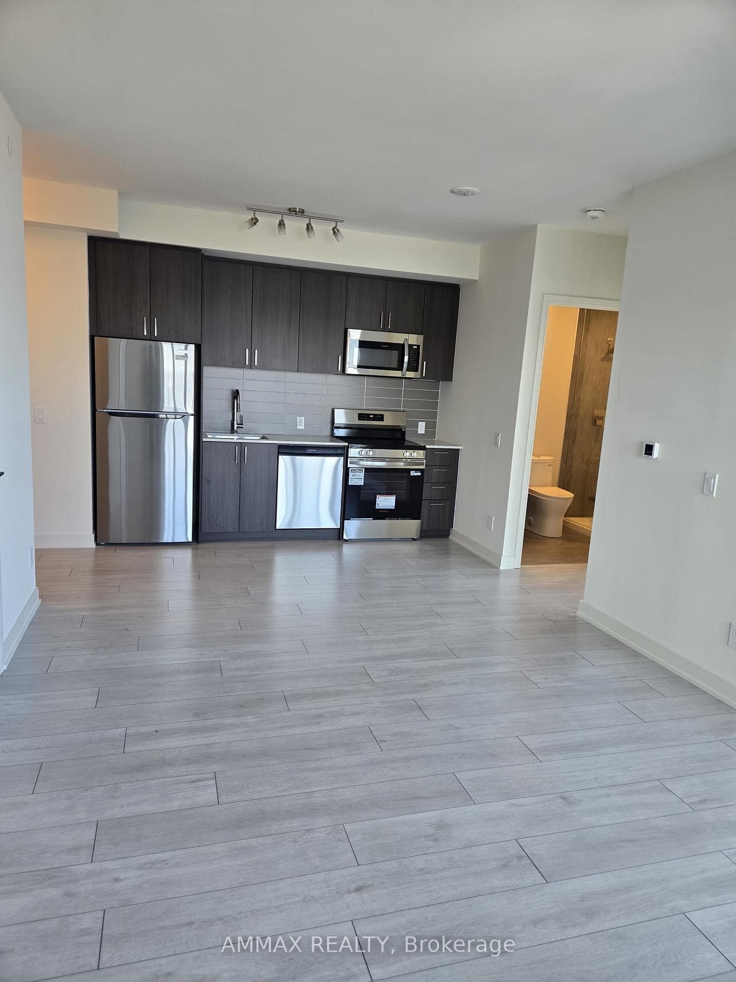 8020 Derry Road Drive Unit 2007 photo 9