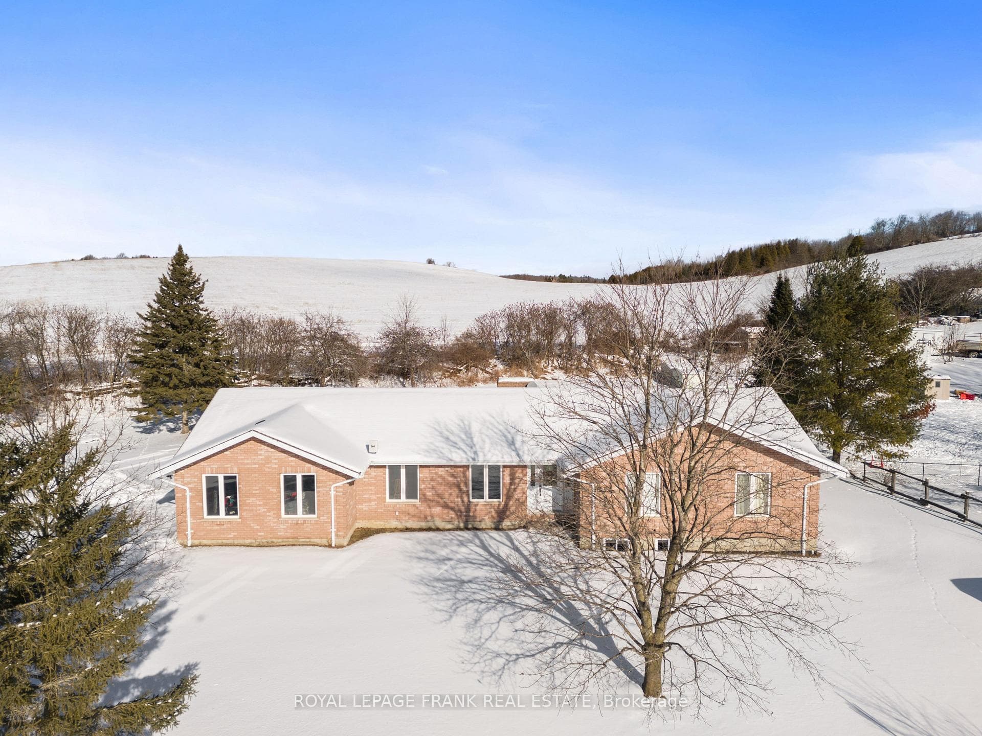 1245 7th Line photo 1