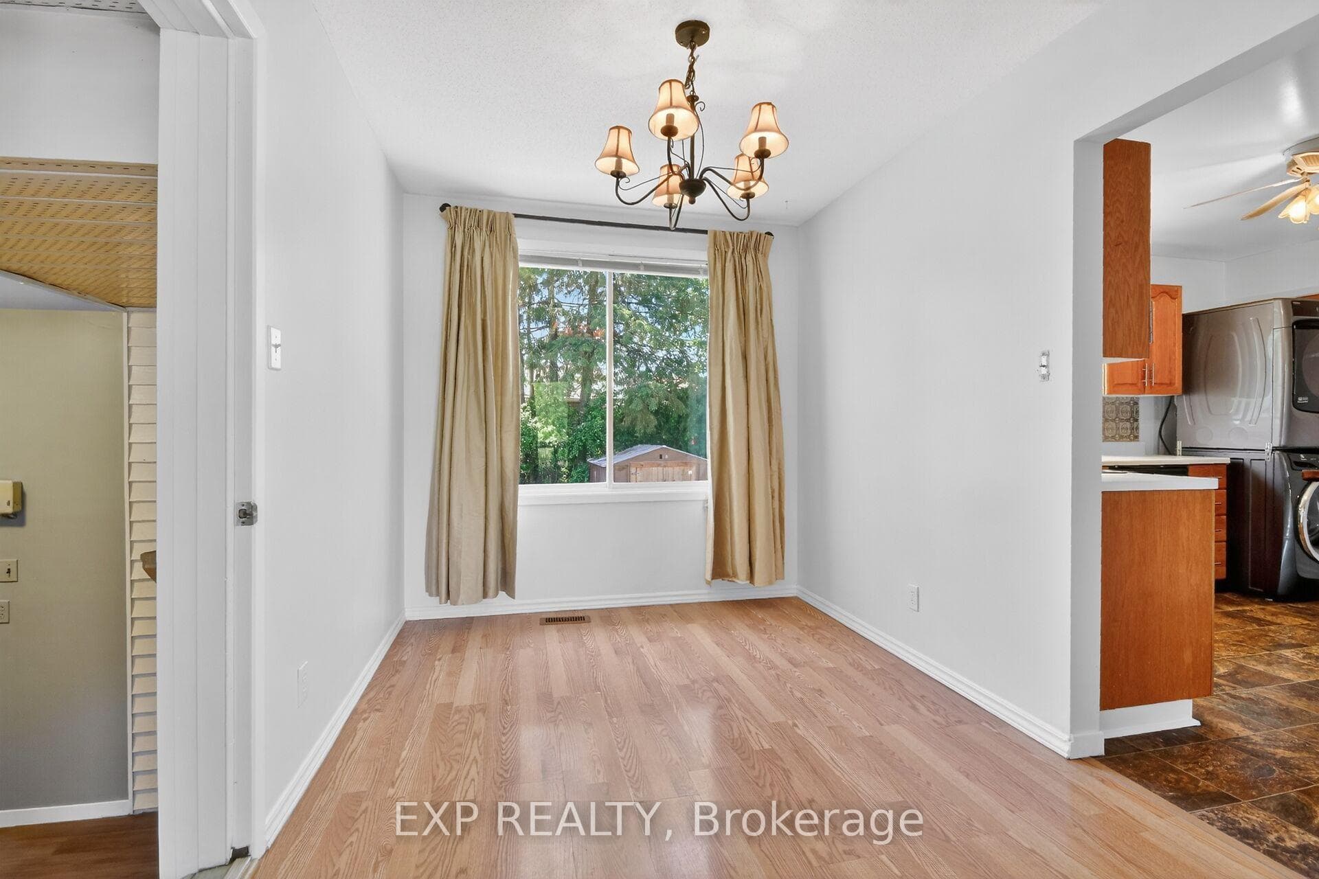 338 William Street photo 8