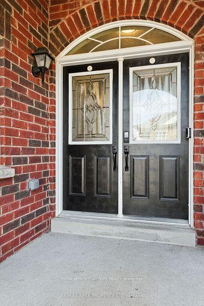 4727 Centretown Way photo 3
