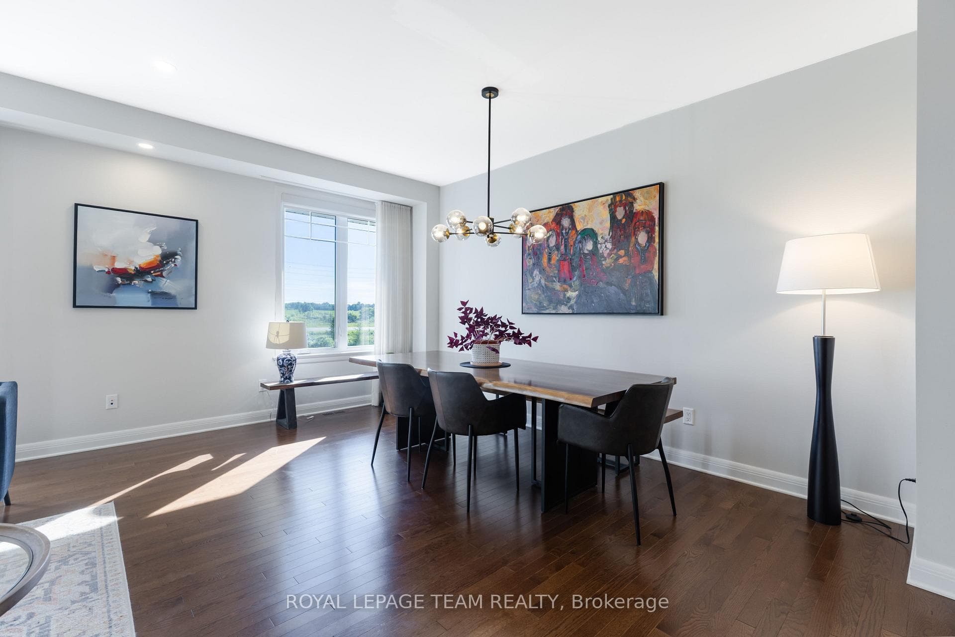 86 Escarpment Crescent photo 24