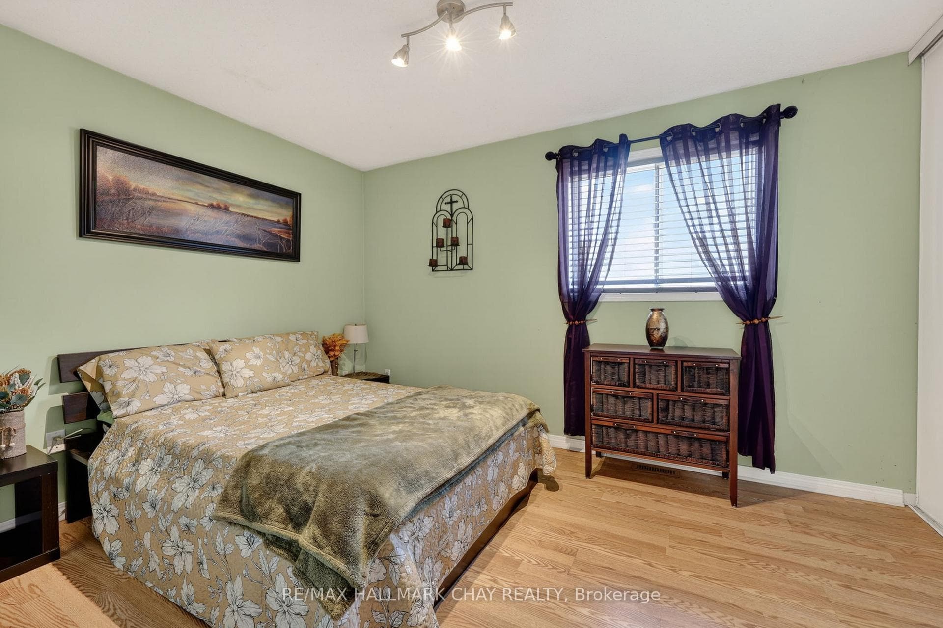 62 Leggott Avenue photo 17