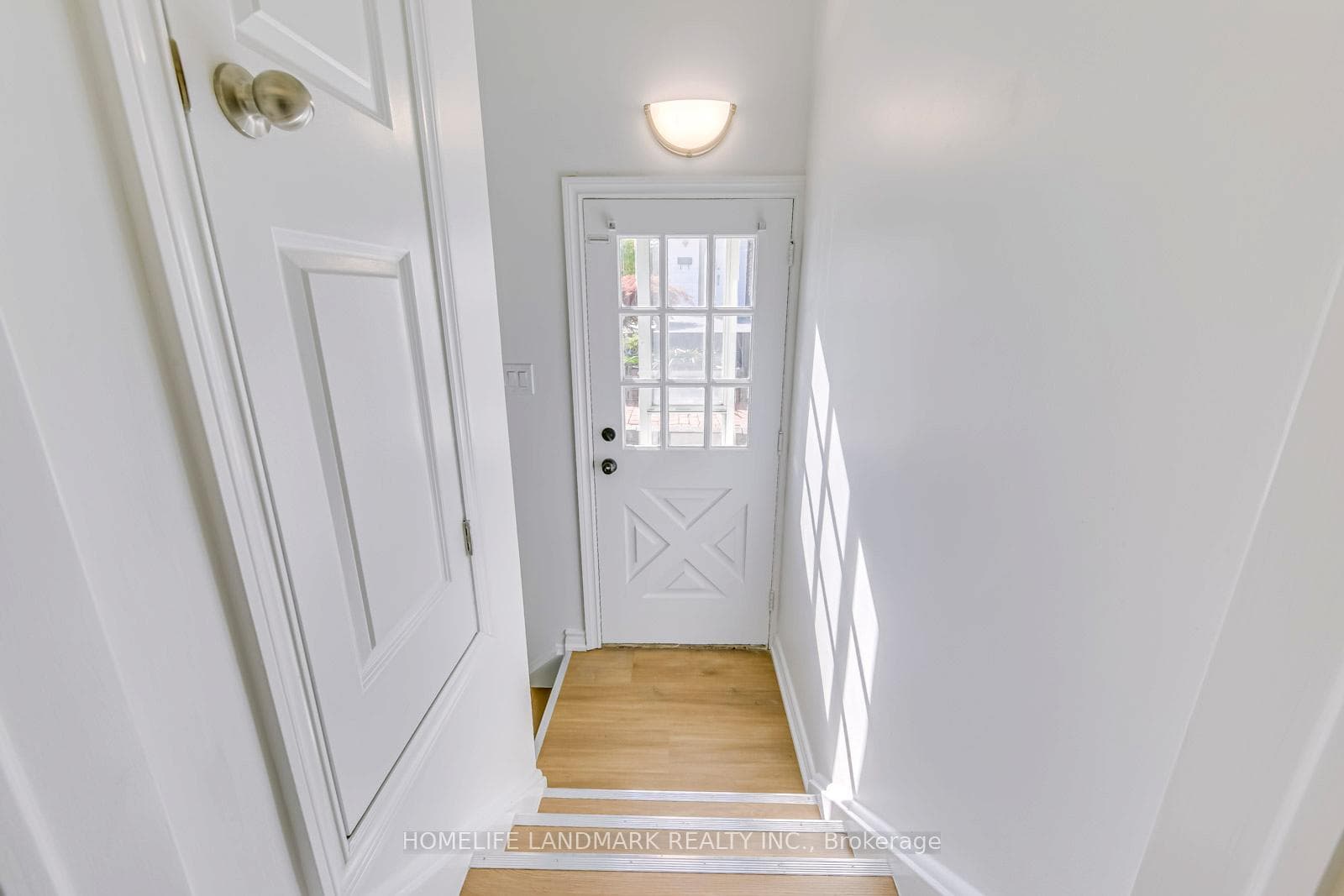 146 Manning Avenue photo 18