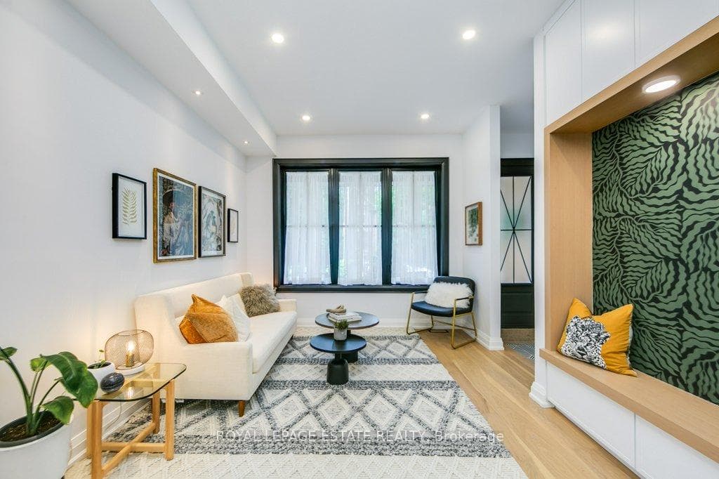 25 Herbert Avenue photo 3