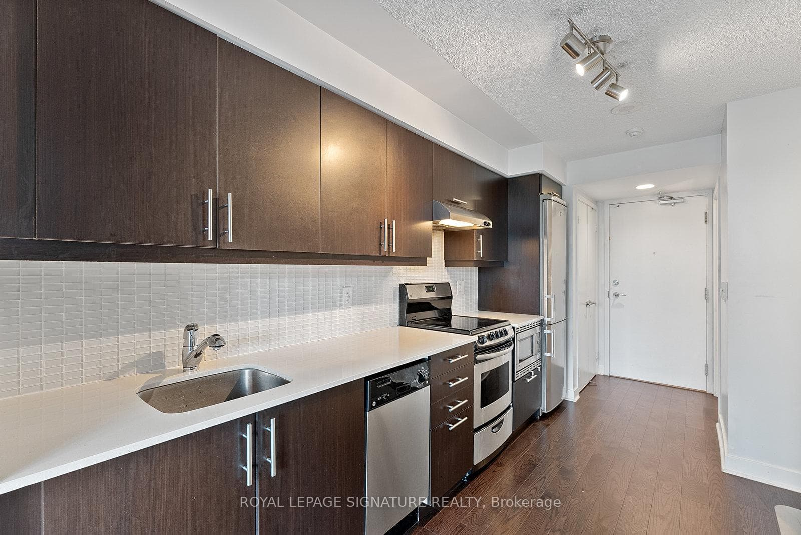 320 Richmond Street Unit 718 photo 3