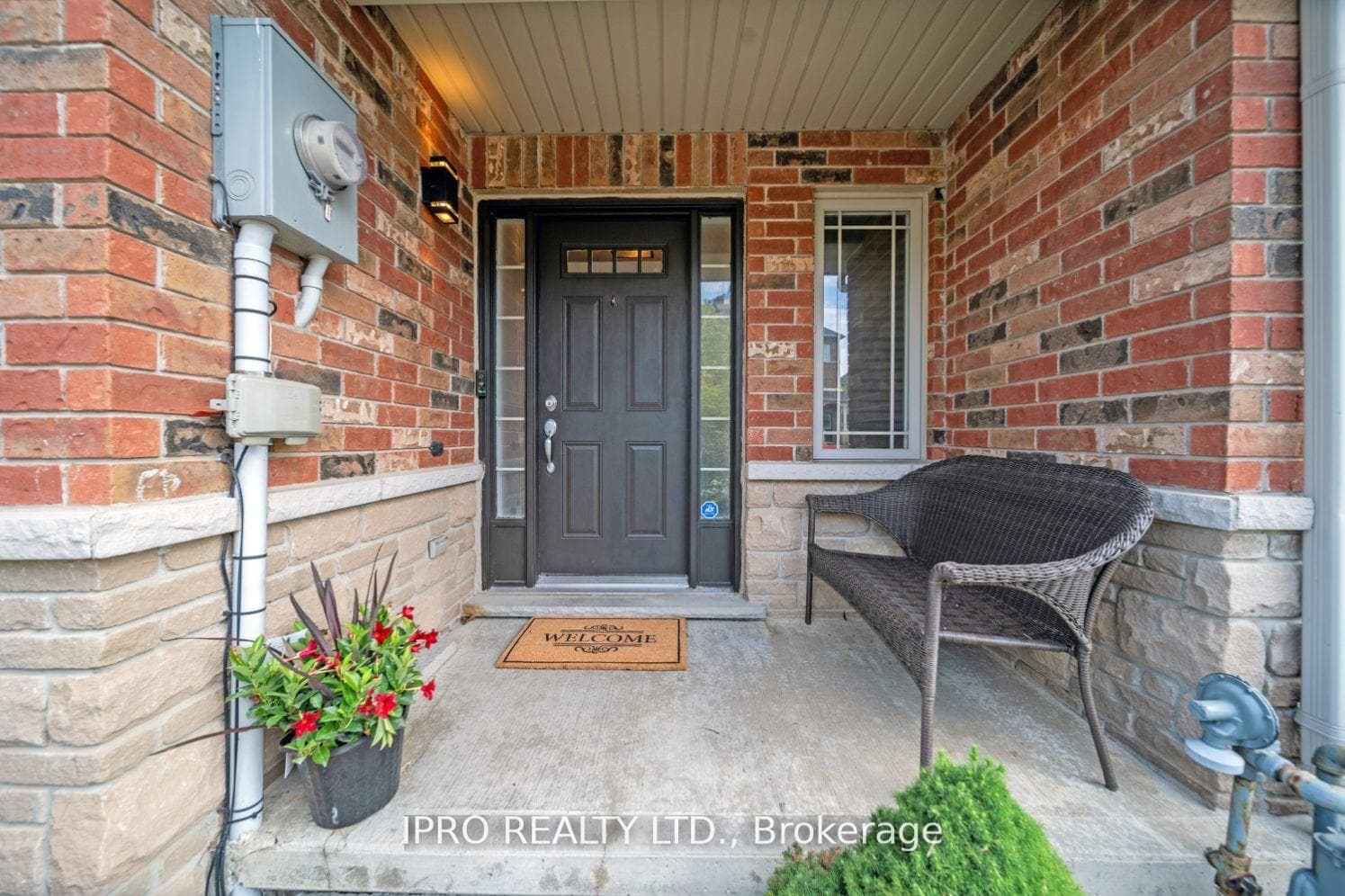 54 Viking Drive photo 2