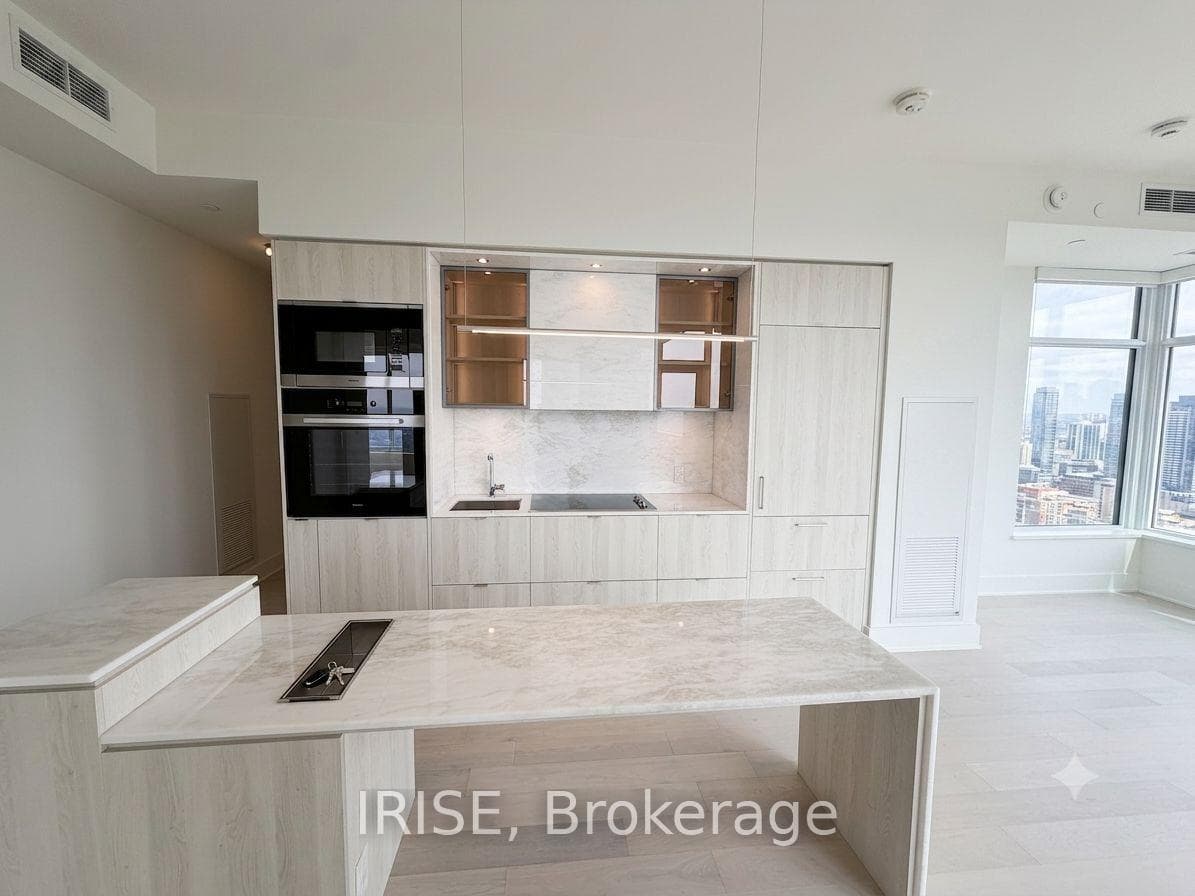 11 Yorkville Avenue Unit 5909 photo 6