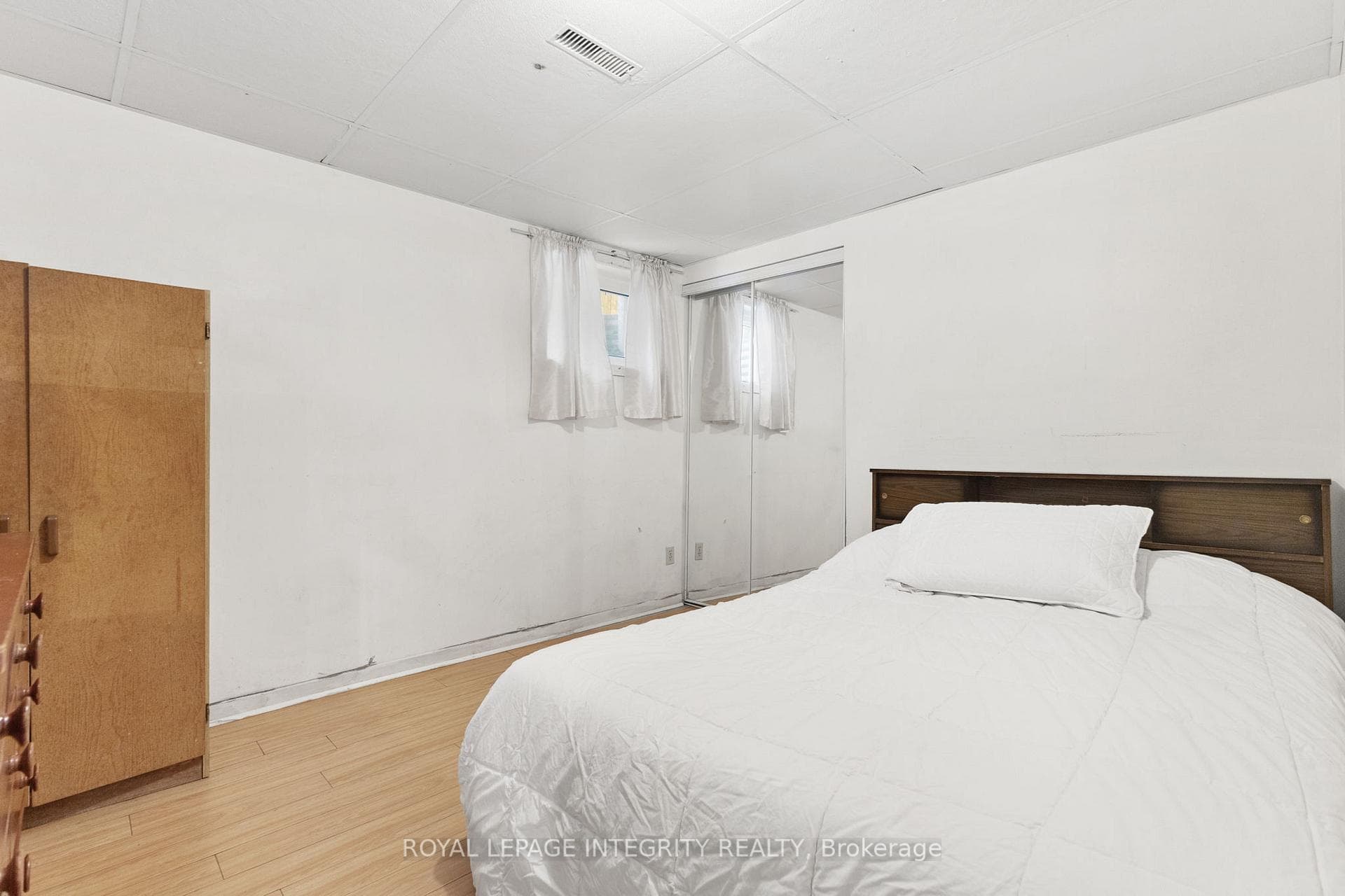 1499 Goth Avenue photo 31