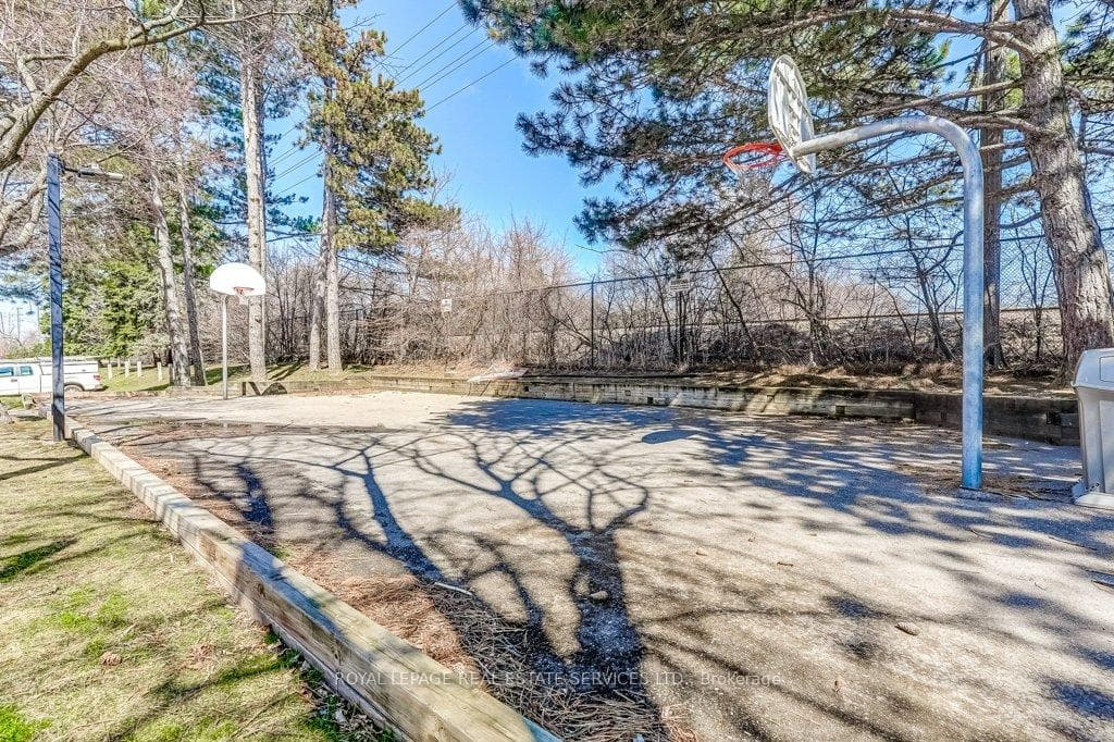 915 Inverhouse Drive Unit 68 photo 42