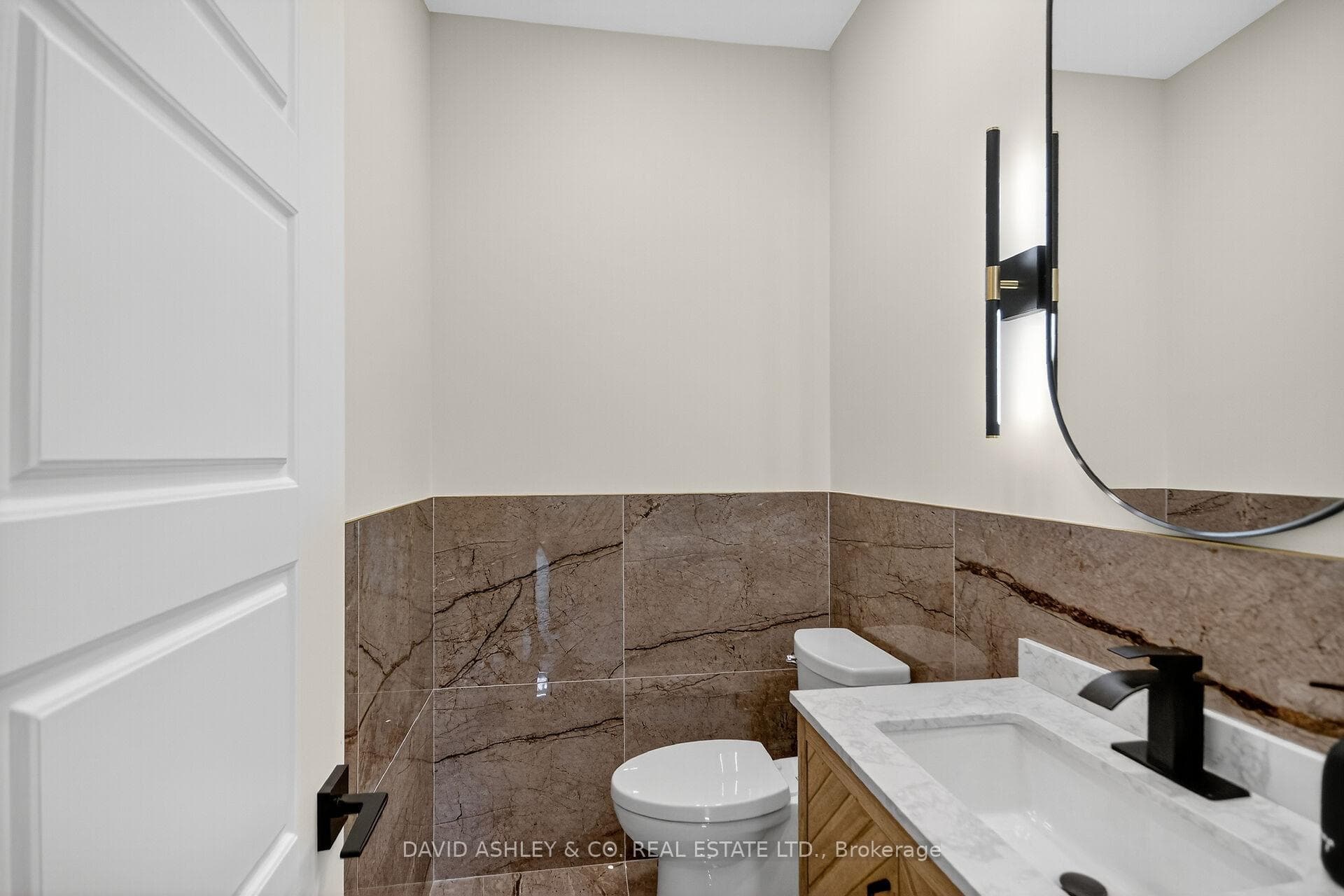 612 Tweedsmuir Avenue Unit Main photo 10