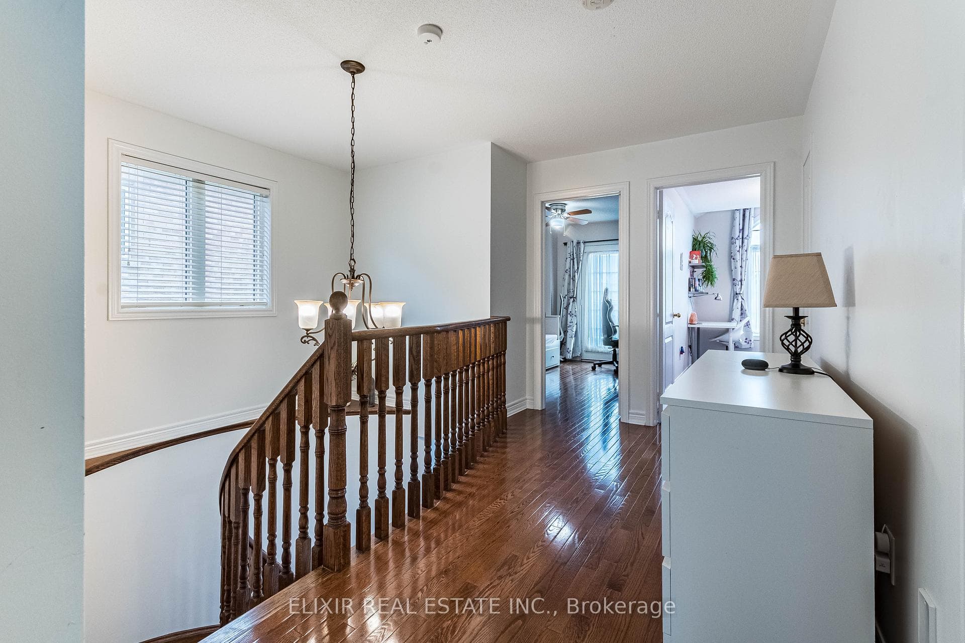 20 Manordale Crescent photo 11