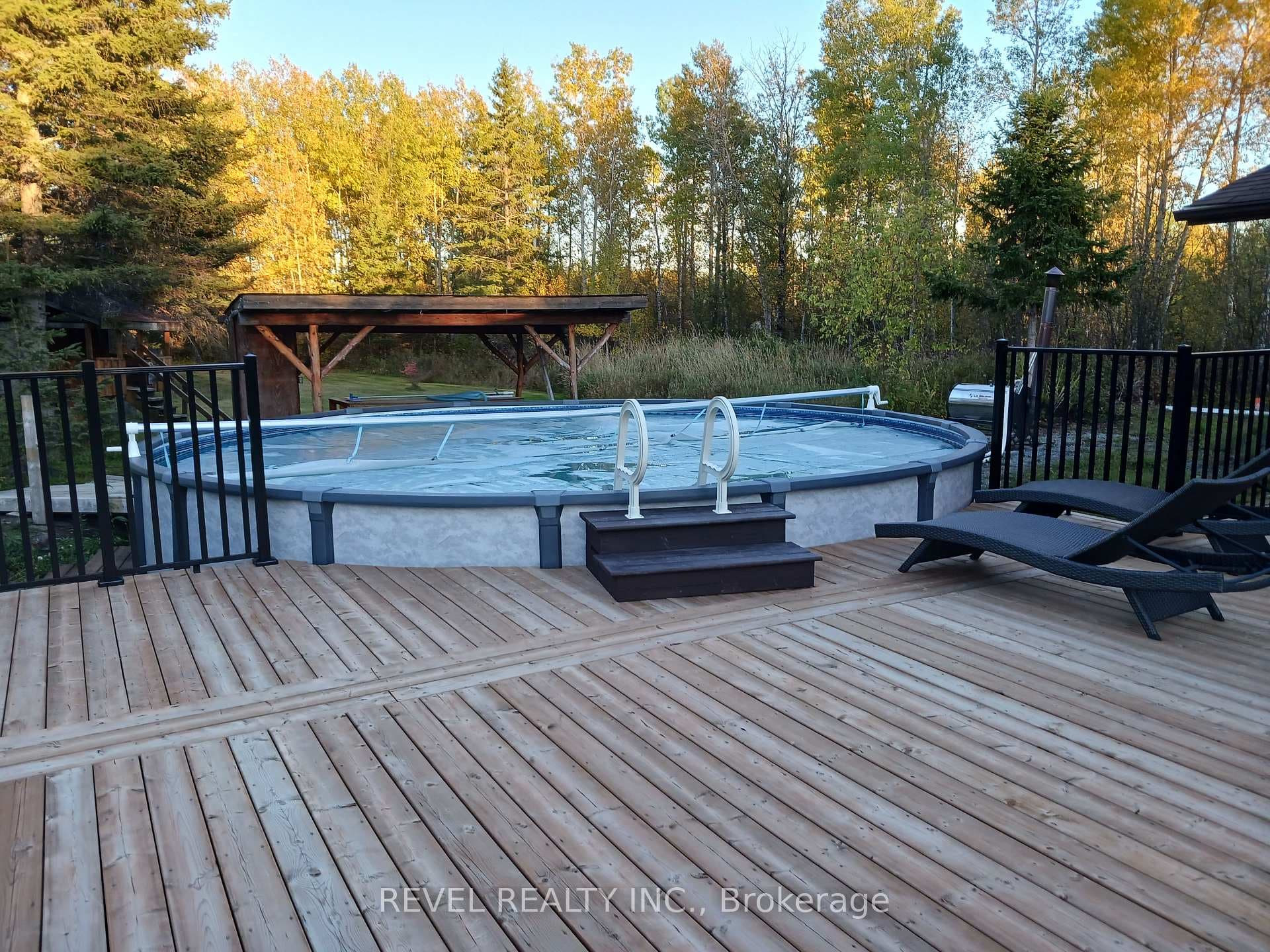 98 Roblin Street photo 33