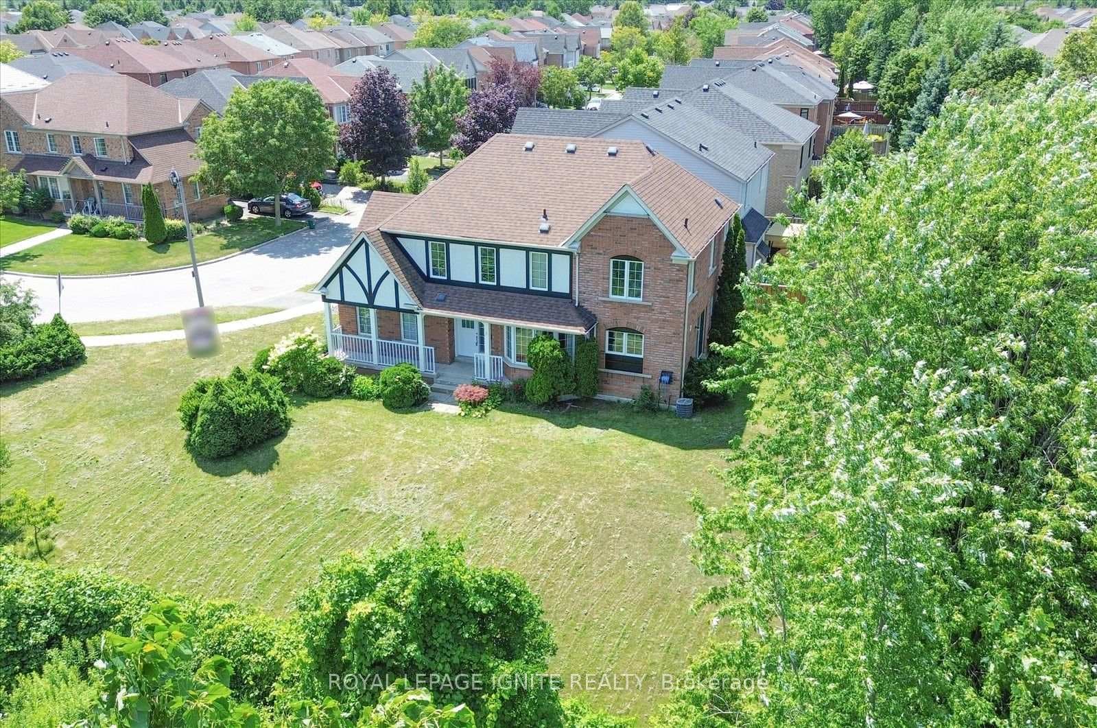 57 Armitage Crescent photo 9