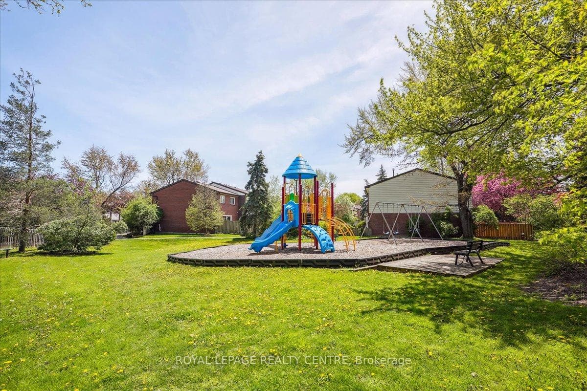2779 Gananoque Drive Unit 97 photo 39