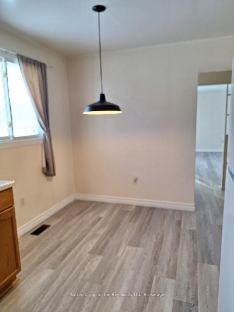 144 Mary Street photo 9