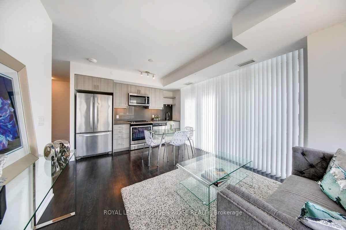 50 Wellesley Street Unit 2702 photo 4