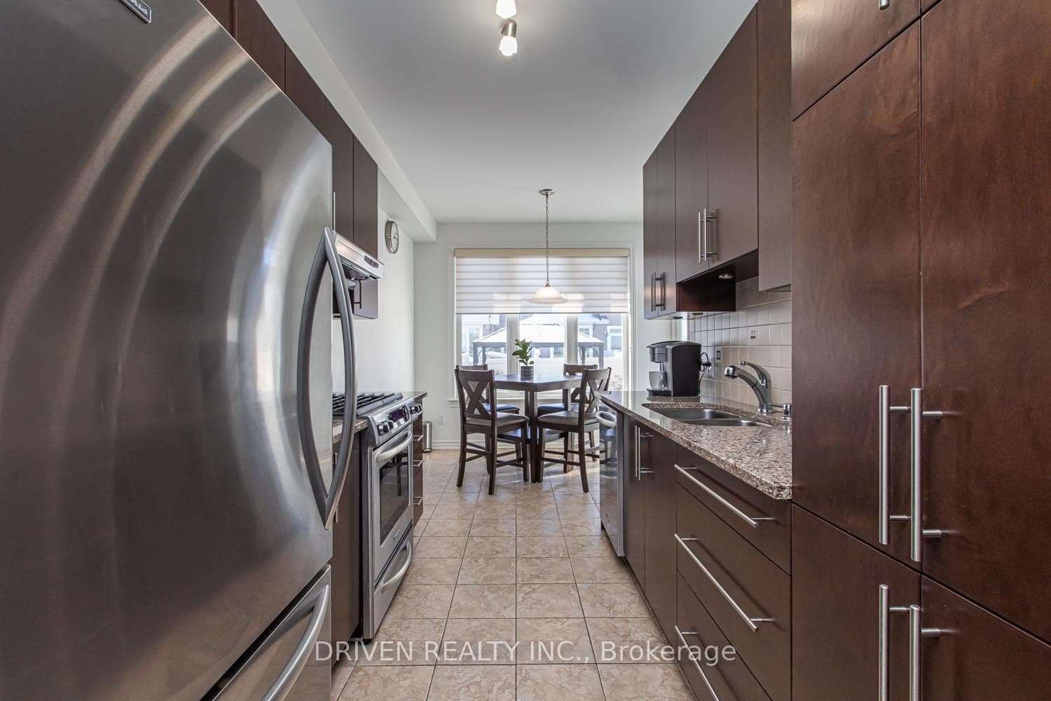 534 Rochefort Circle photo 7