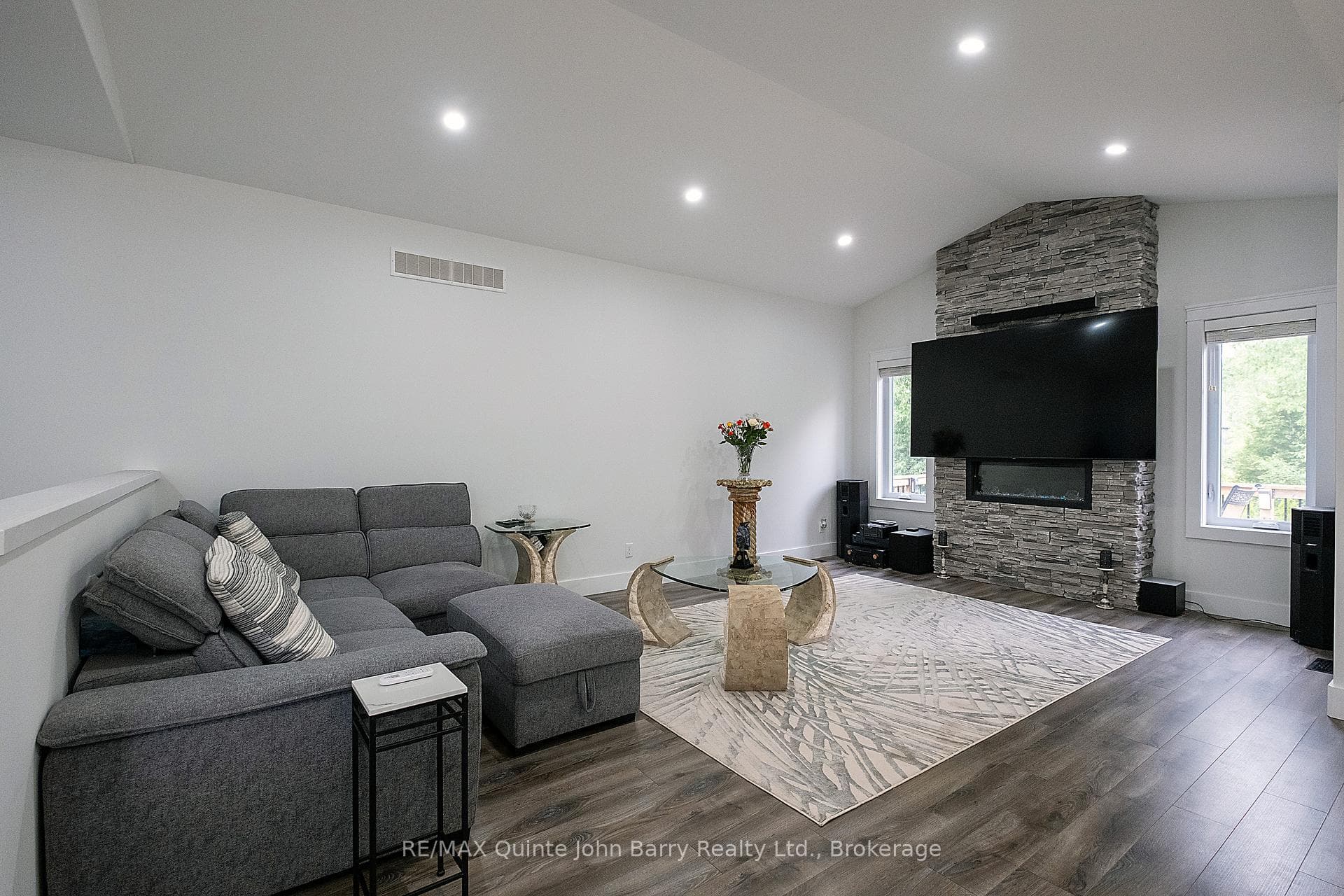 46 Birchmount Street photo 15
