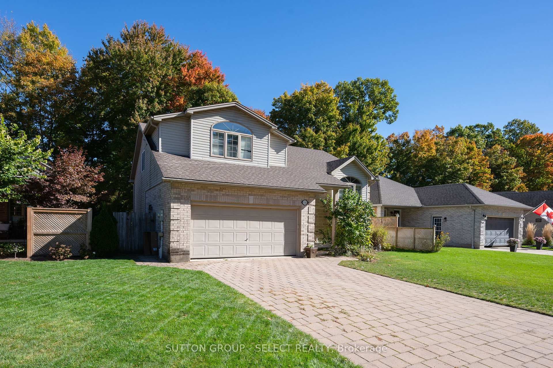 115 BRIDLE Path photo 3