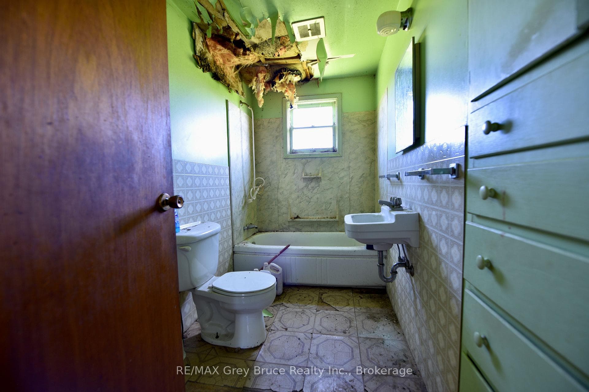 151 BARTLEY Drive photo 22