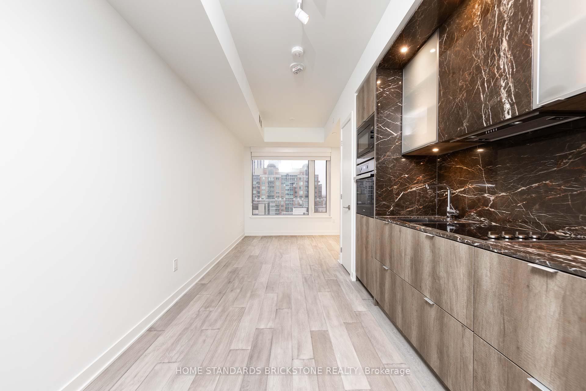 11 Yorkville Avenue Unit 1014 photo 14