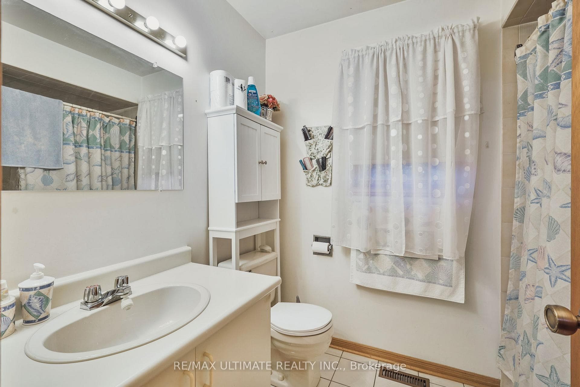 69 William Stephenson Drive photo 25
