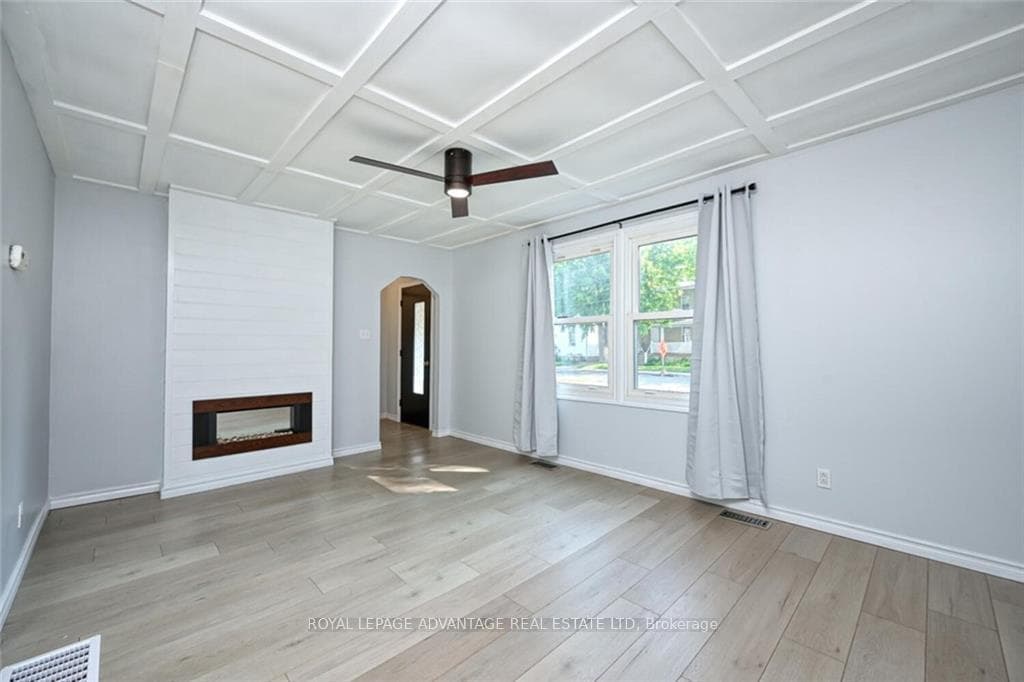 12 ABERDEEN Avenue photo 5