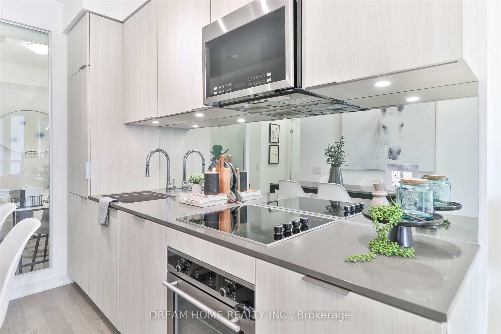 609 Avenue Road Unit 306 photo 10