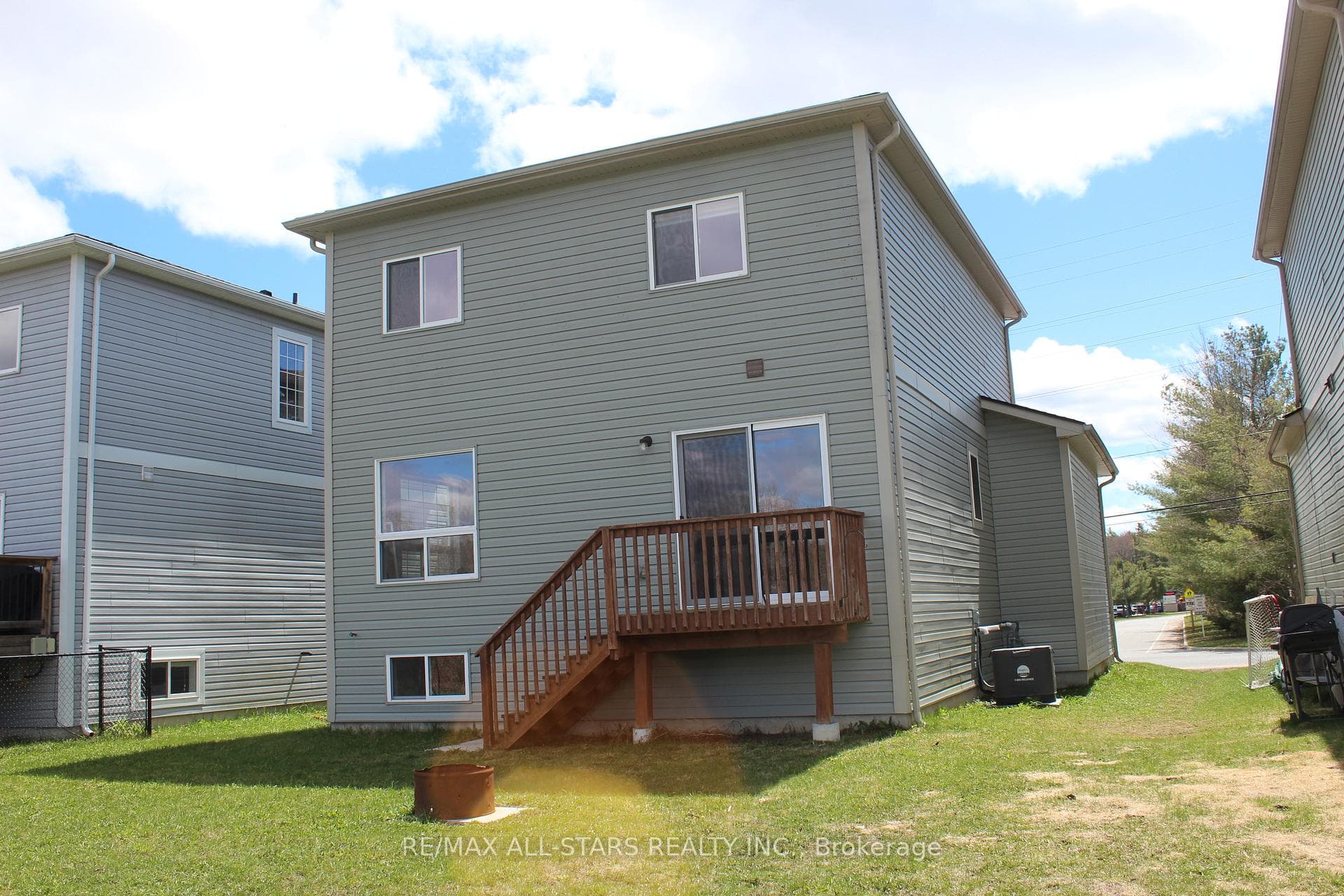 81 Douglas Drive photo 31