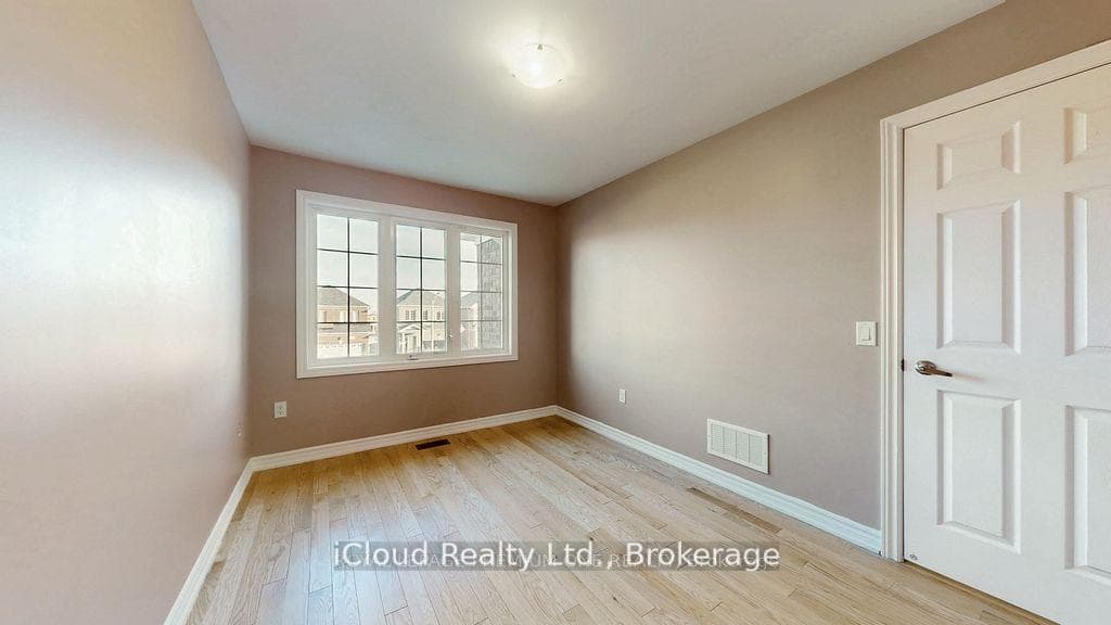 344 Ridley Crescent photo 14