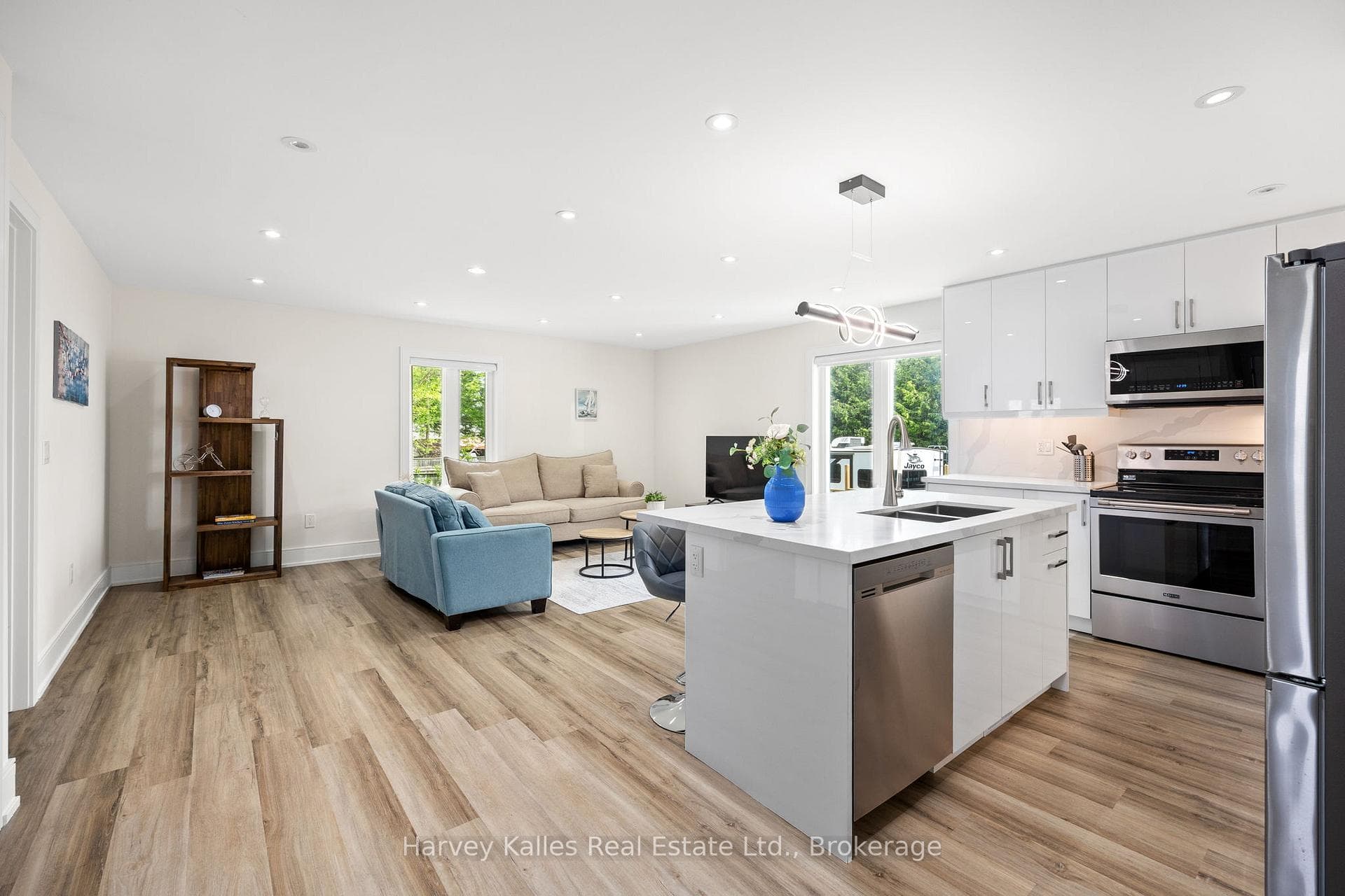297 Seventh Street Unit Unit B photo 13