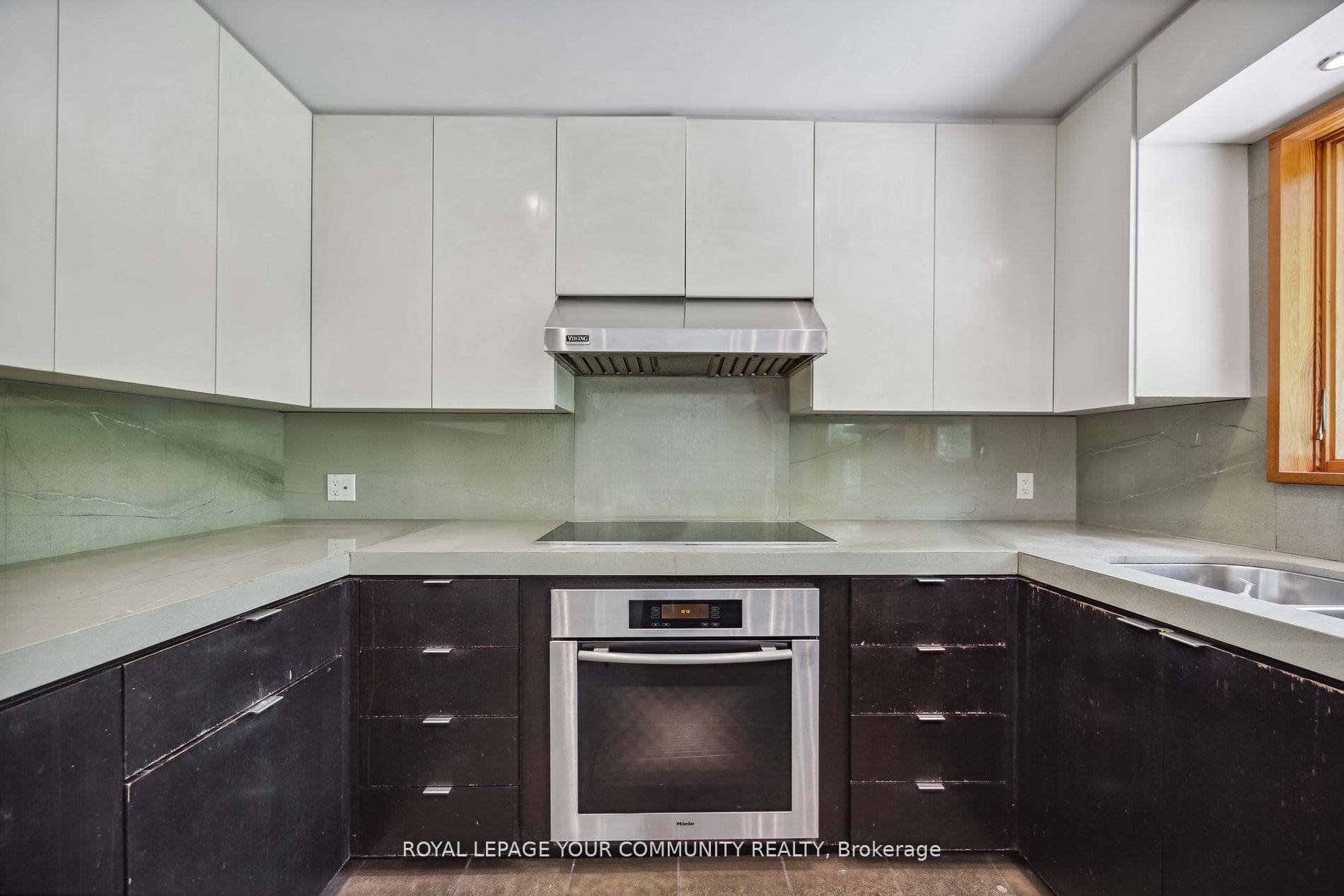 159 Burbank Drive photo 11