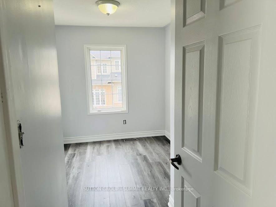 64 Oakins Lane photo 10