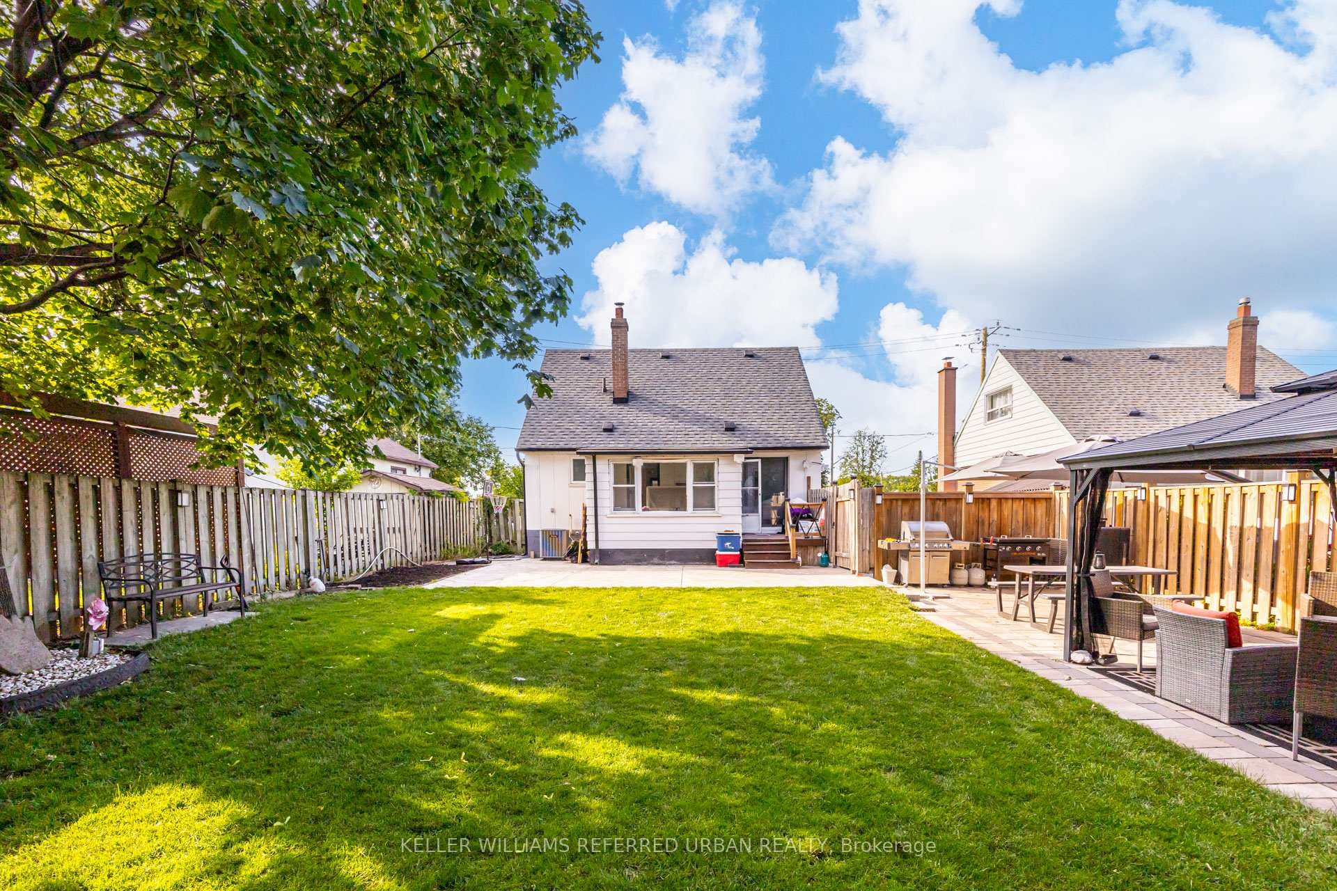 23 Allenby Avenue photo 43
