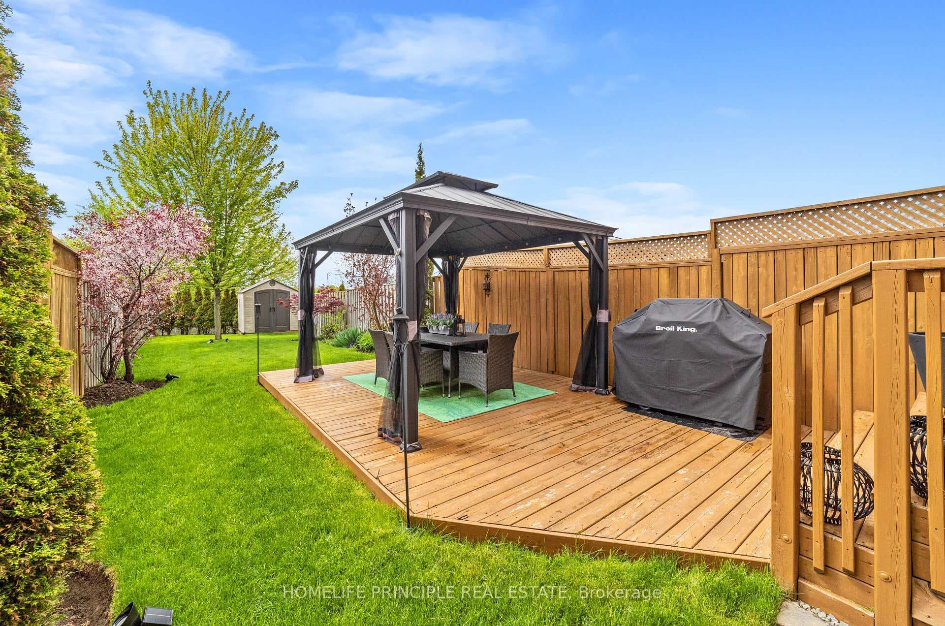 98 Oceanpearl Crescent photo 36