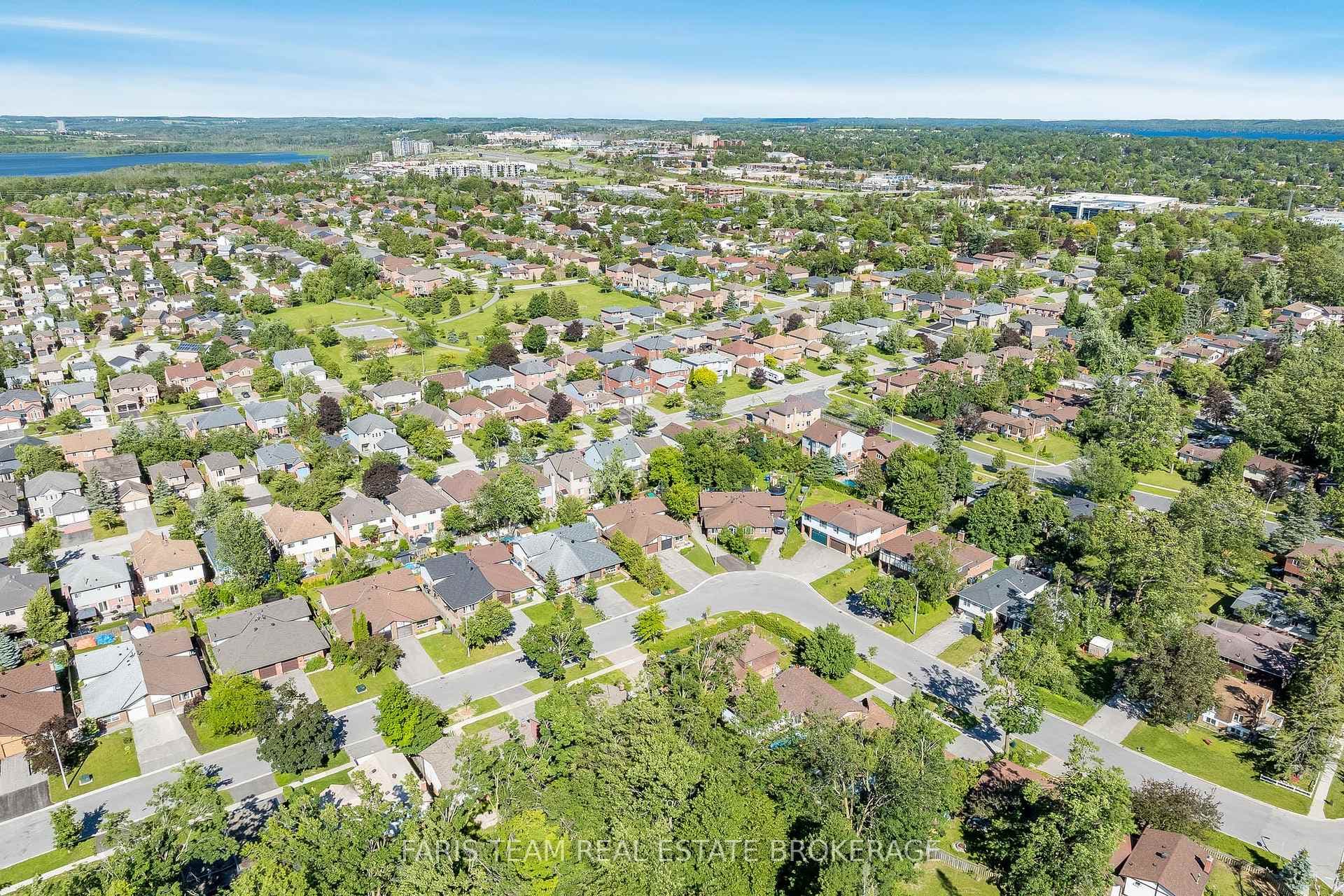 21 Maplehurst Crescent photo 40