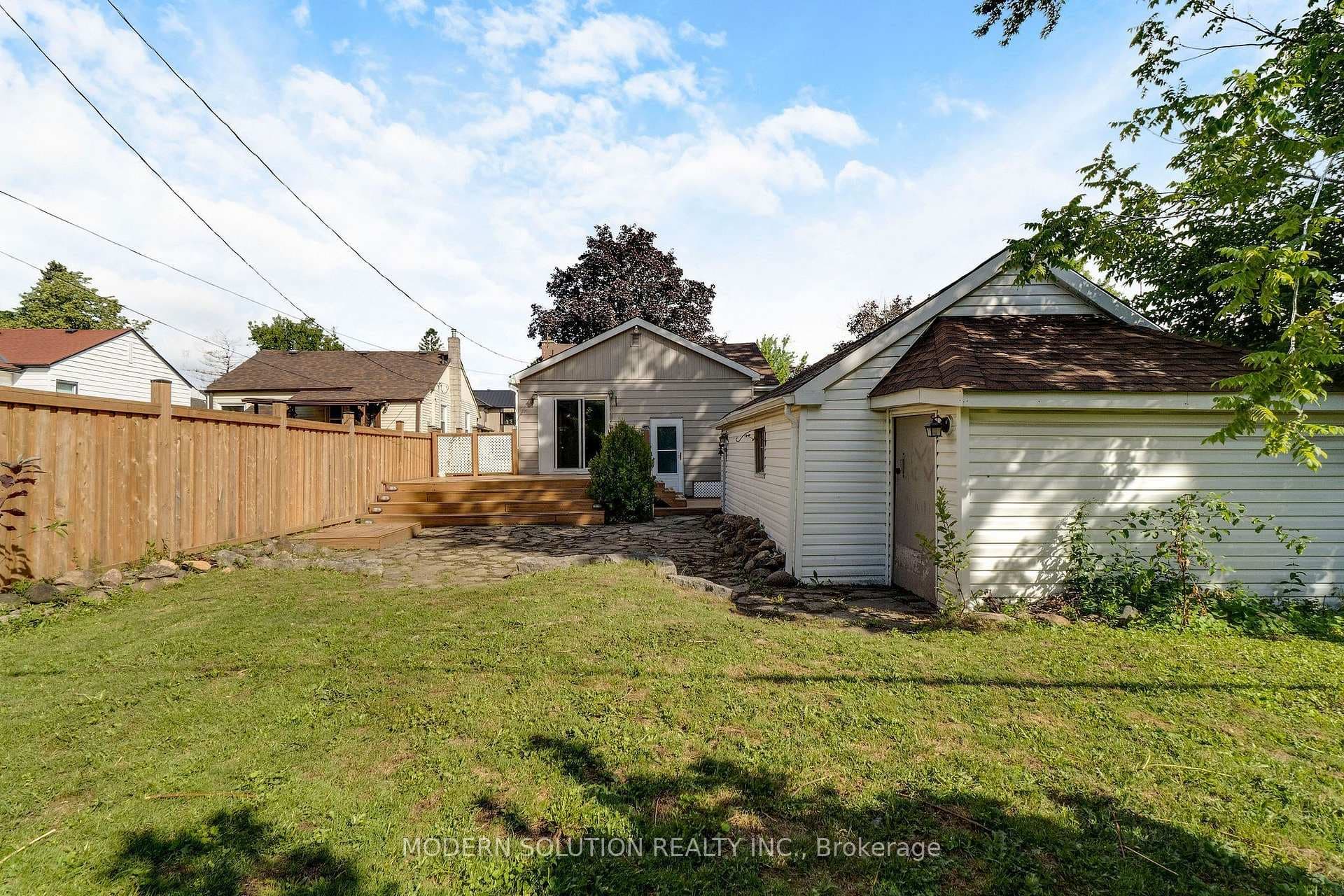 31 Elm Street photo 39