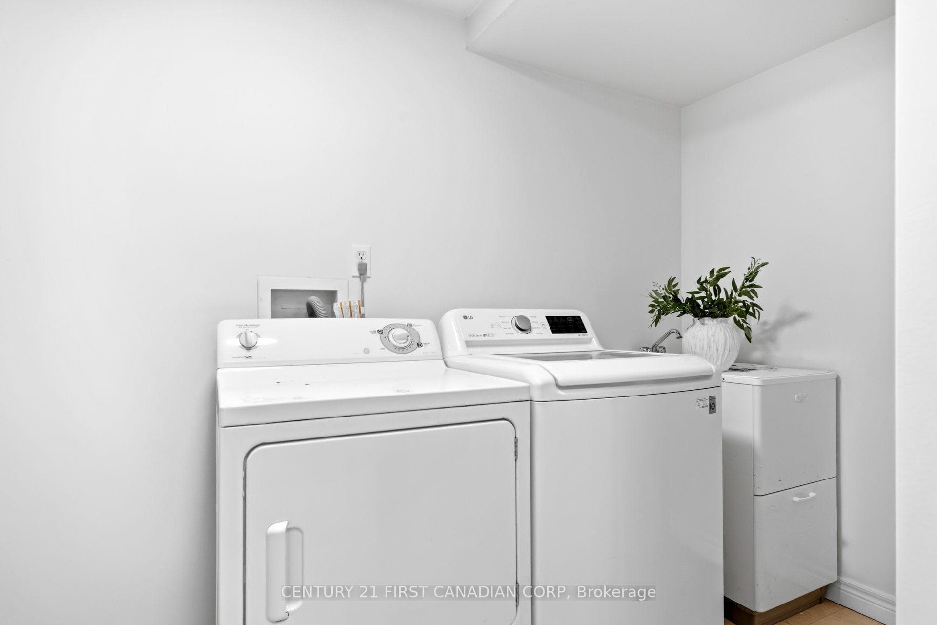 83 Mcmahen Street photo 15