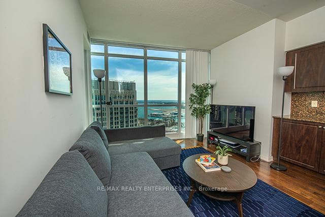 215 Fort York Boulevard Unit 3702 photo 3