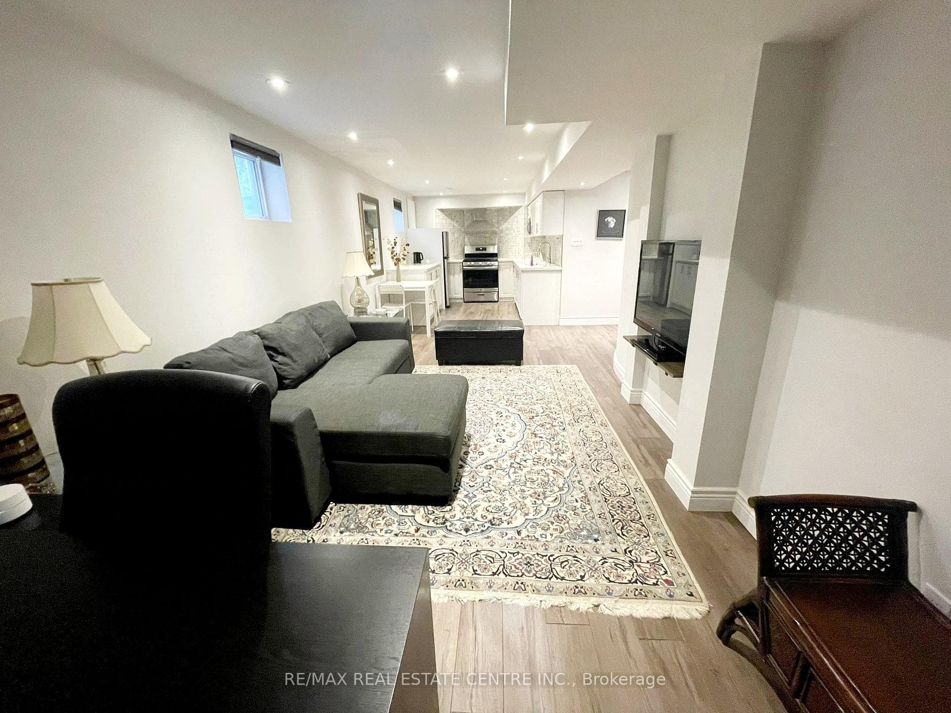 3281 Loyalist Drive Unit Bsmt photo 9