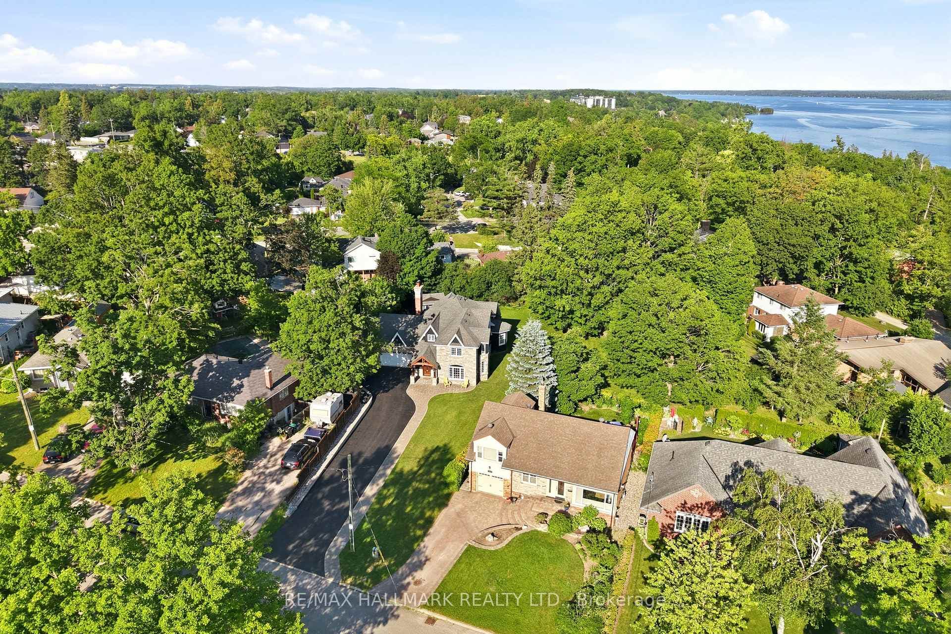105 Duckworth Street photo 8