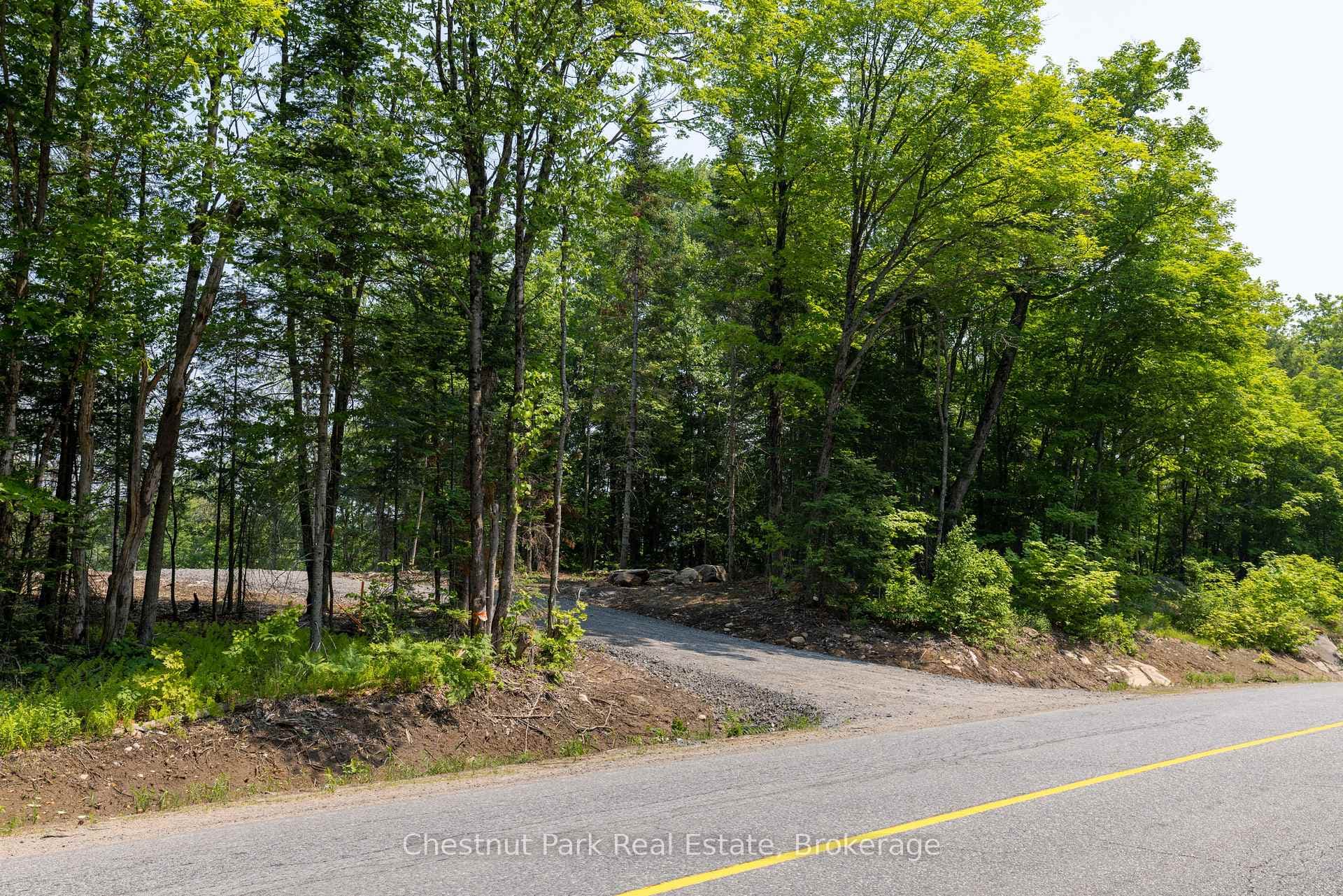 2212 Aspdin Road photo 20