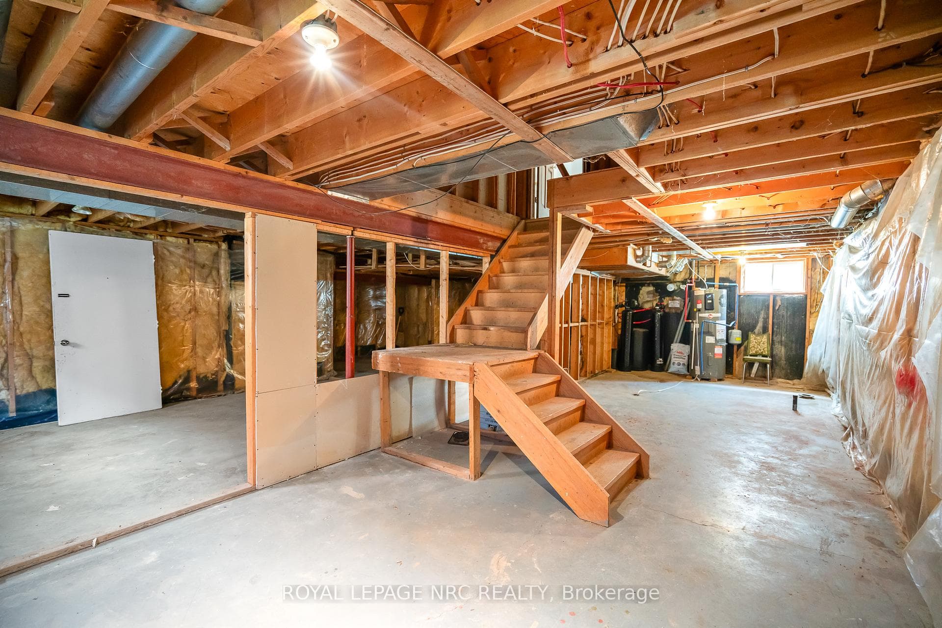 83 MELISSA Crescent photo 22