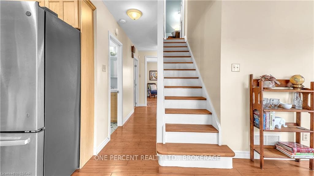 83 SANDERS Street photo 18