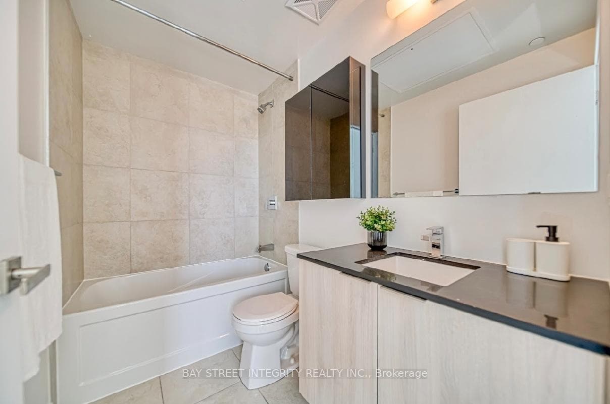 31 Tippett Road Unit 1006 photo 4