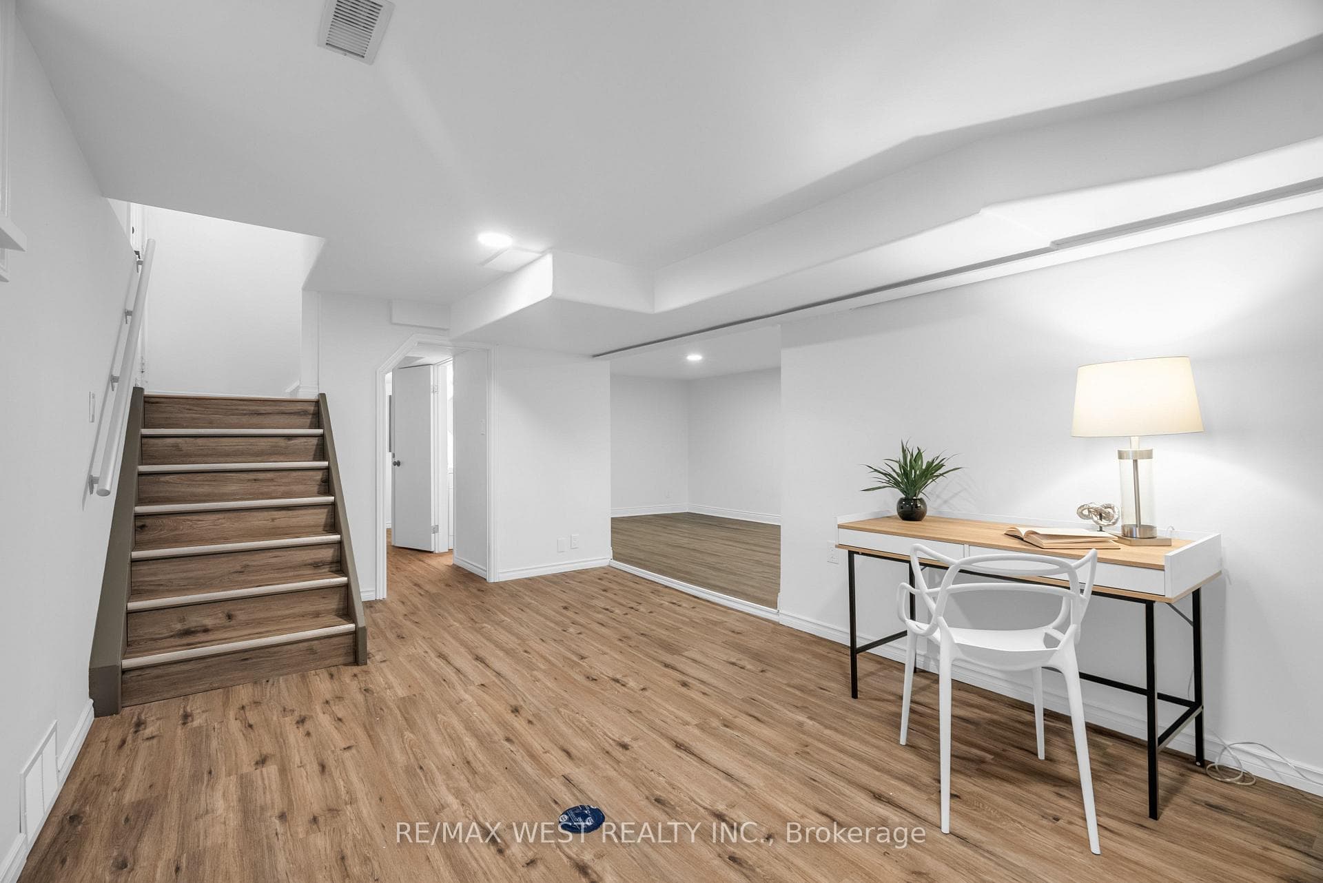 152 Athabasca Street photo 22