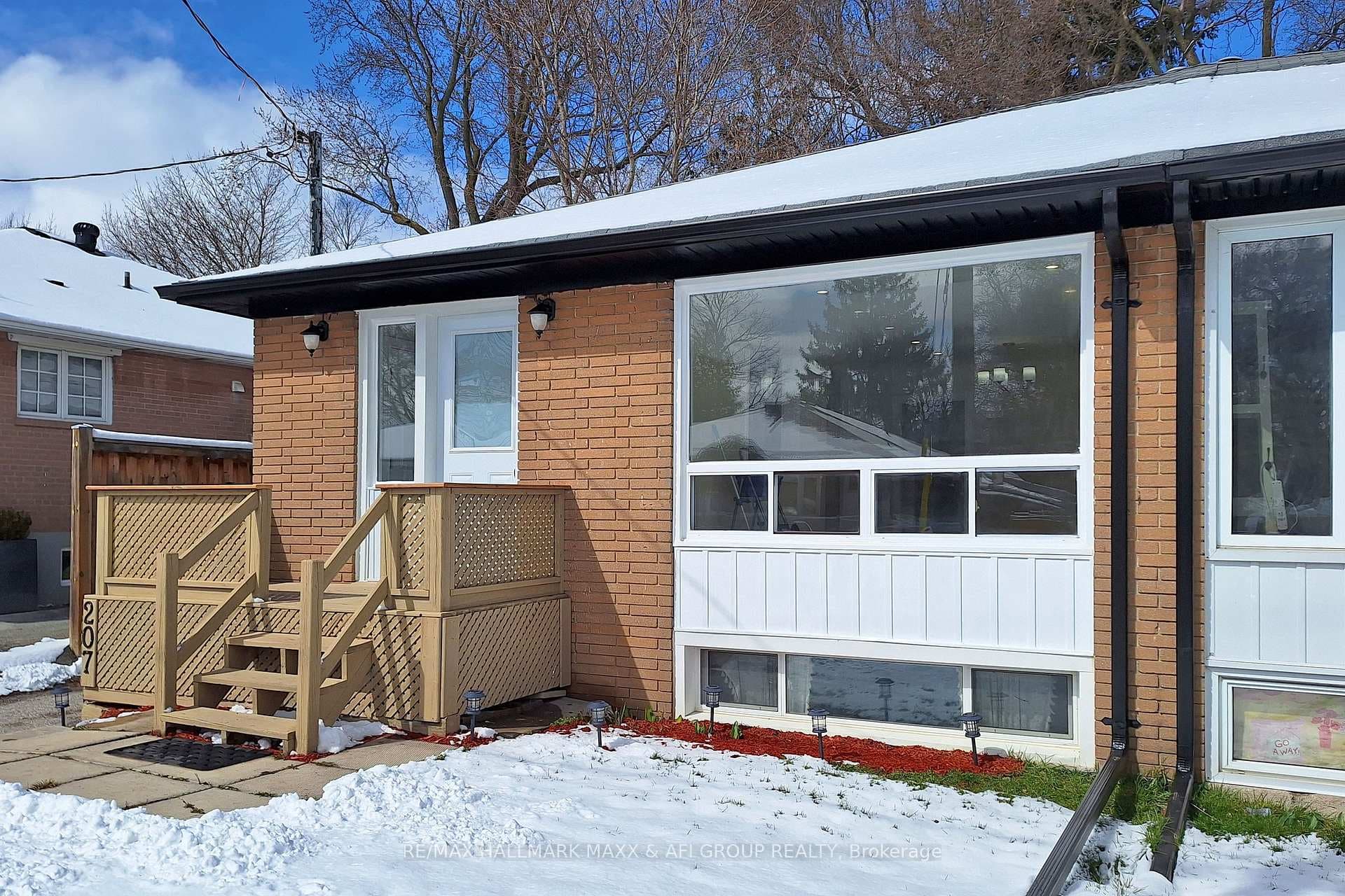 207 Septonne Avenue photo 2