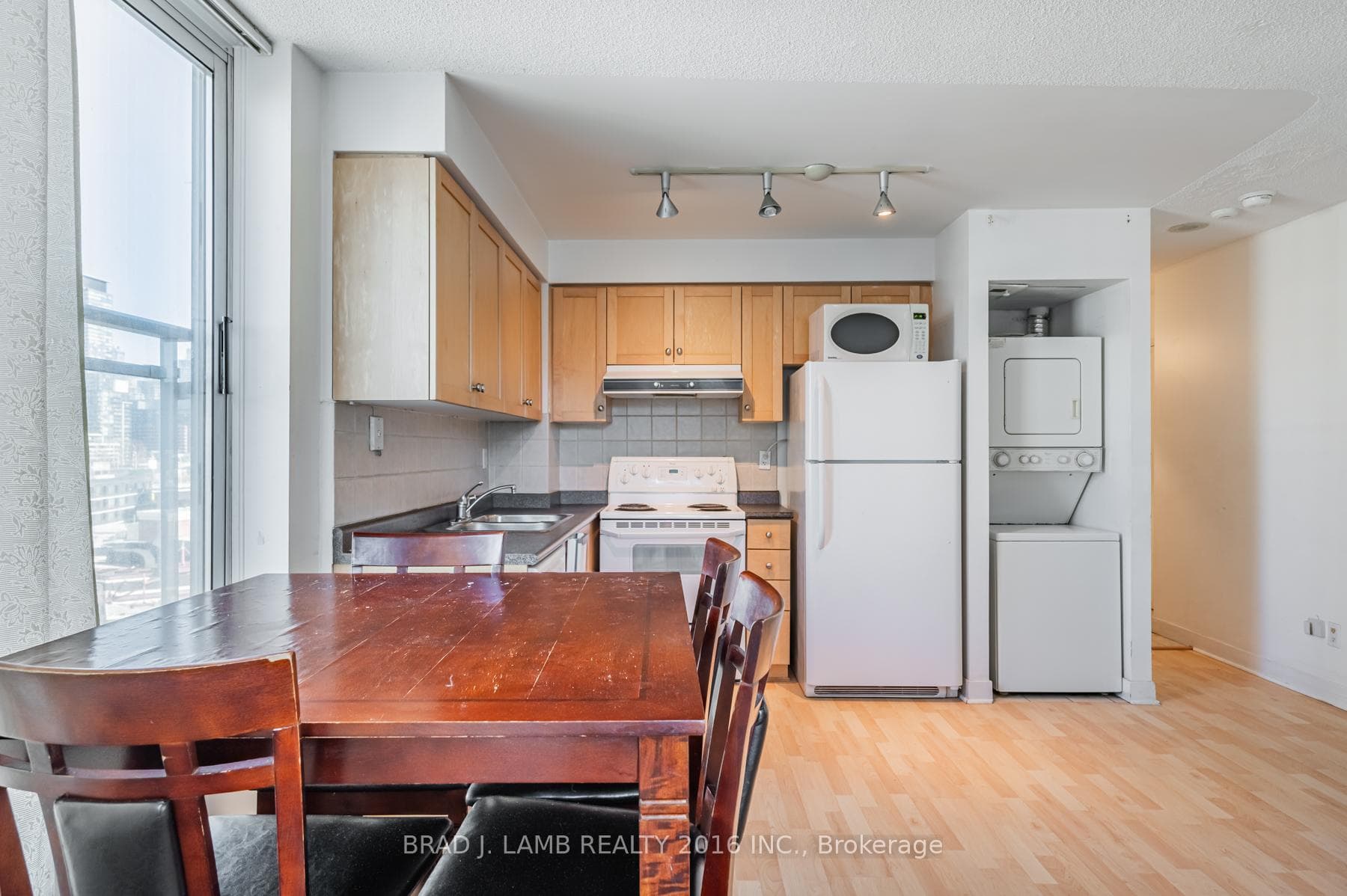 650 Queens Quay Unit 1122 photo 11