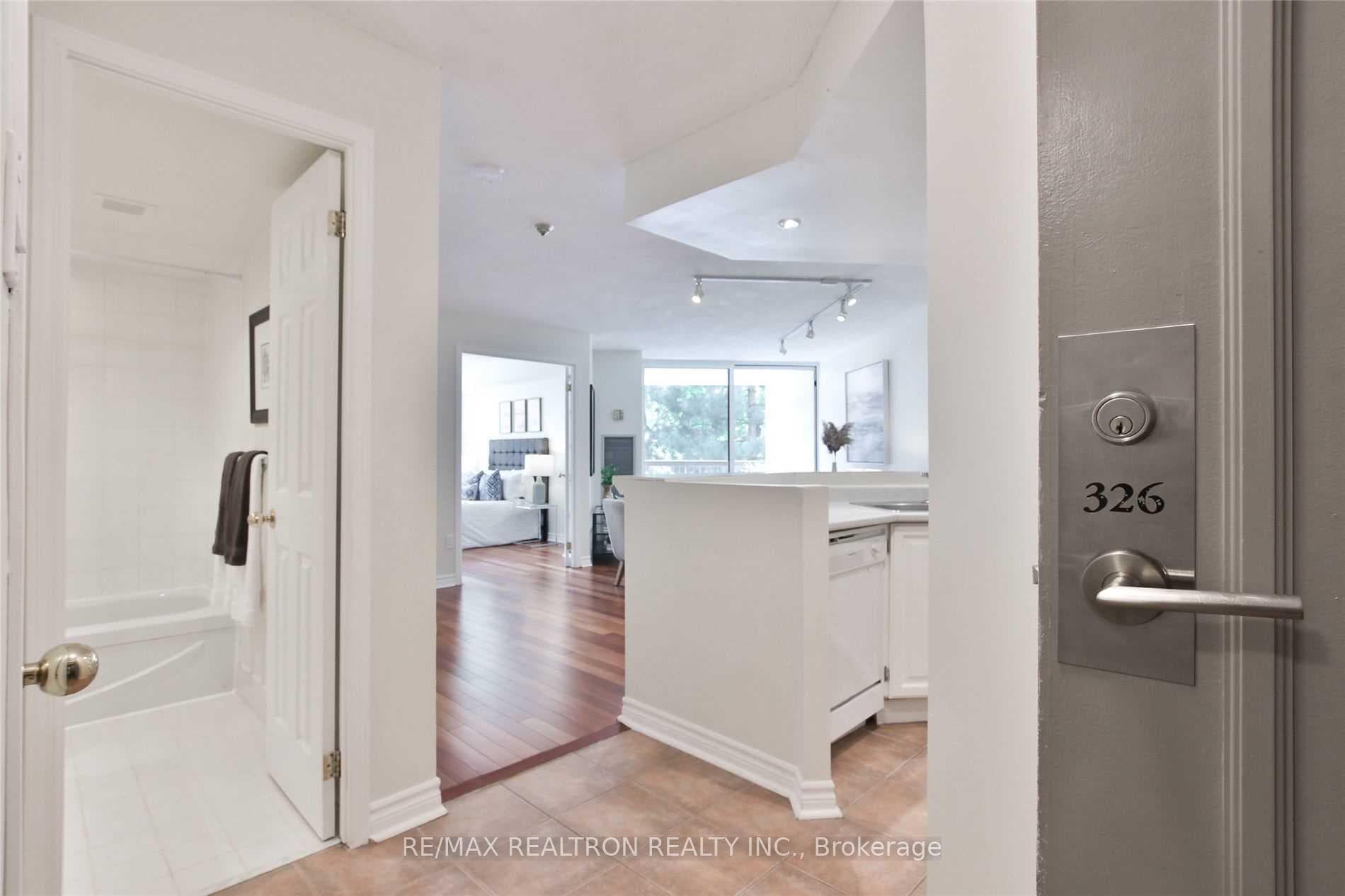 77 Maitland Place Unit 326 photo 2