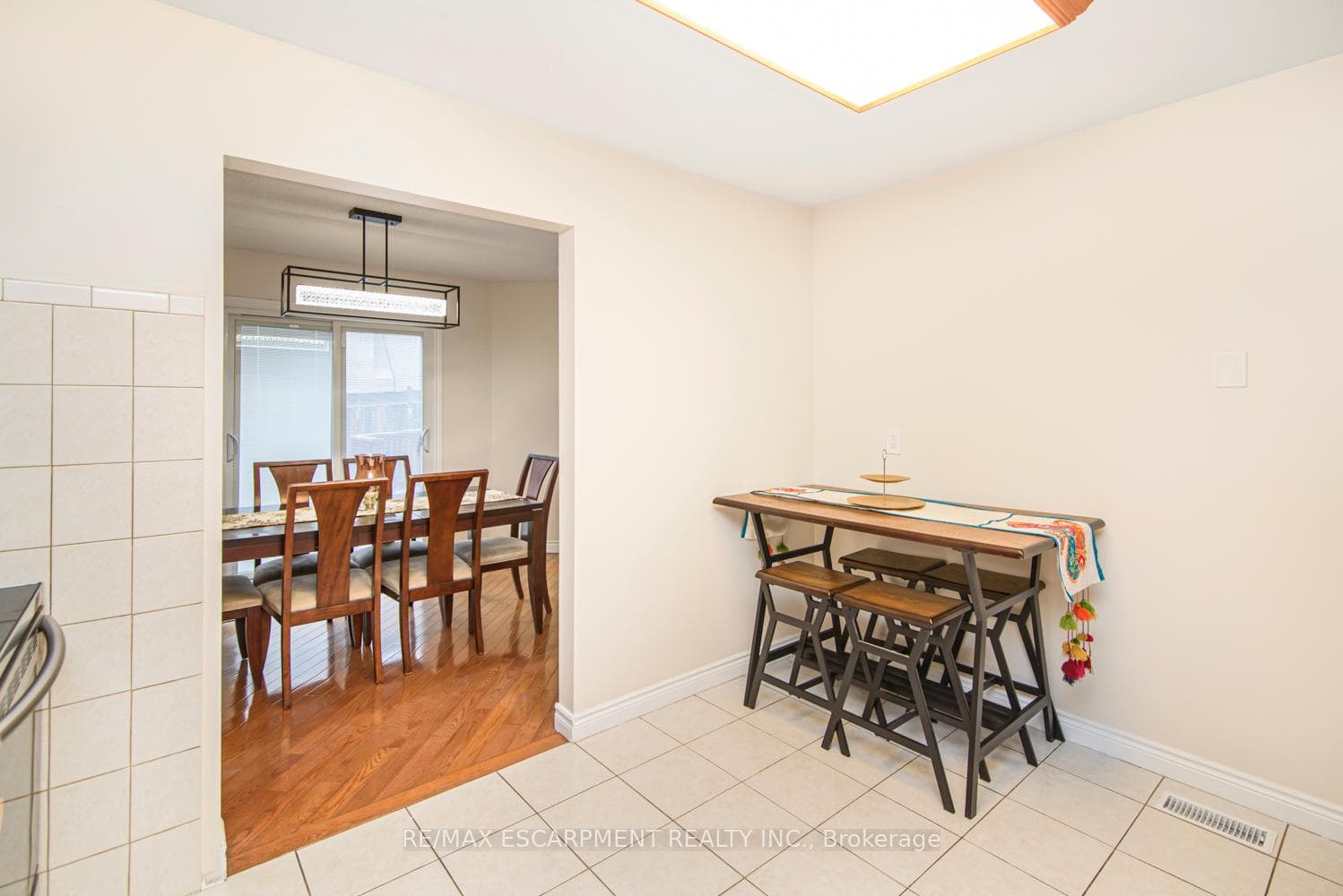 318 Crerar Drive photo 11
